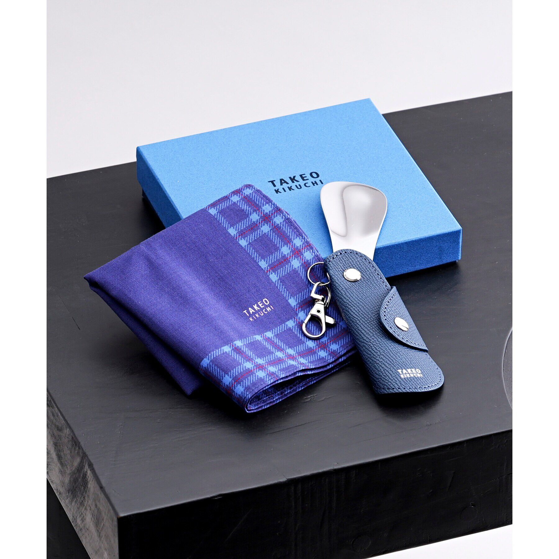 TAKEO KIKUCHI「【BOXセット】ハンカチ＆シューホーン セット」|ハンカチ|ネイビー(594)