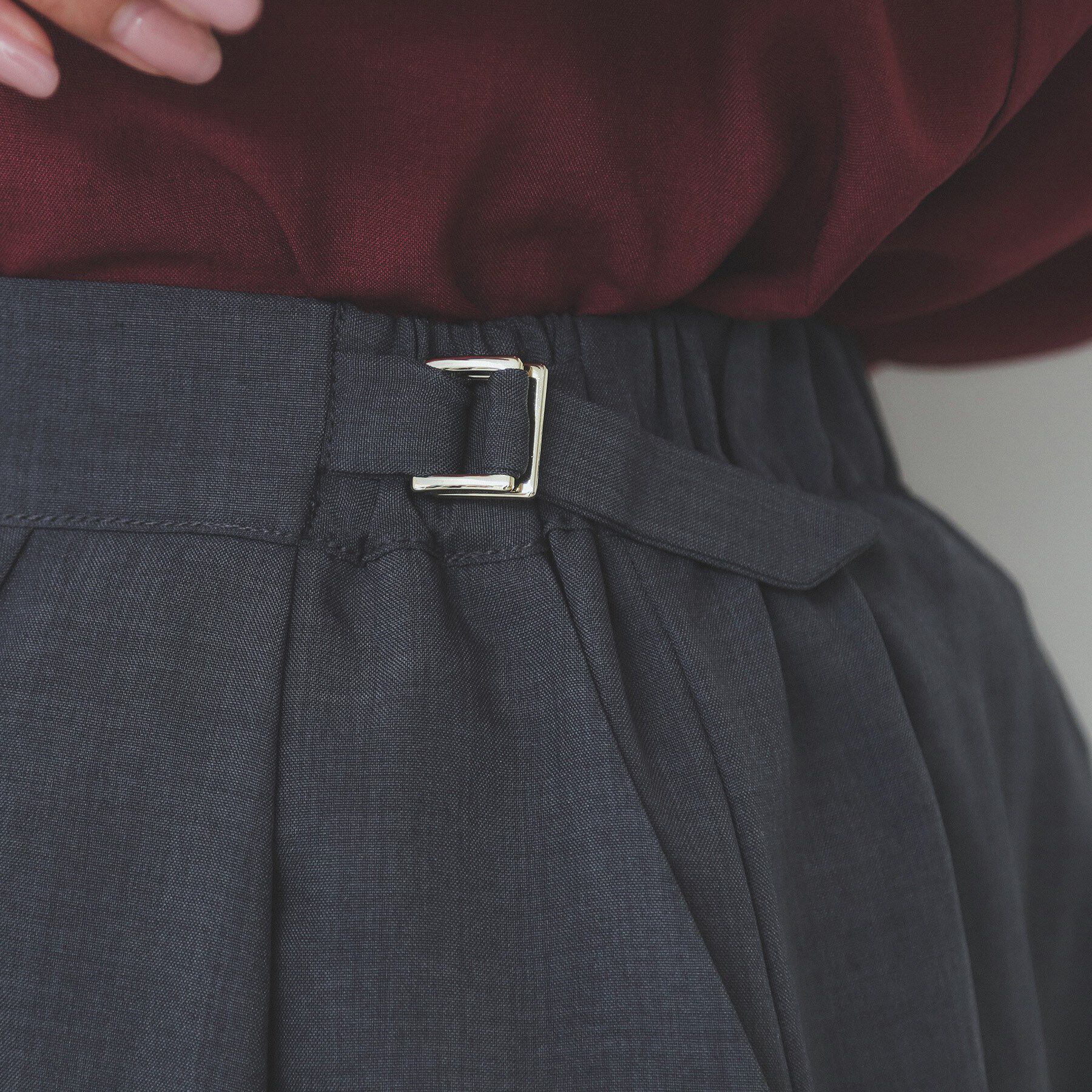 index「サイドタブデザインスカンツ【洗濯機洗い可/吸水速乾/防シワ/抗ピル/イージーアイロン】」|その他|