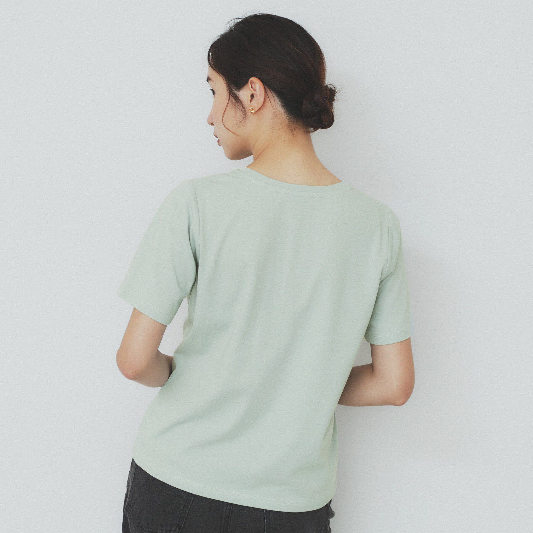 index「スパンコール刺繍ロゴTシャツ【洗濯機洗い可/接触冷感/UVケア】」|Tシャツ・カットソー|