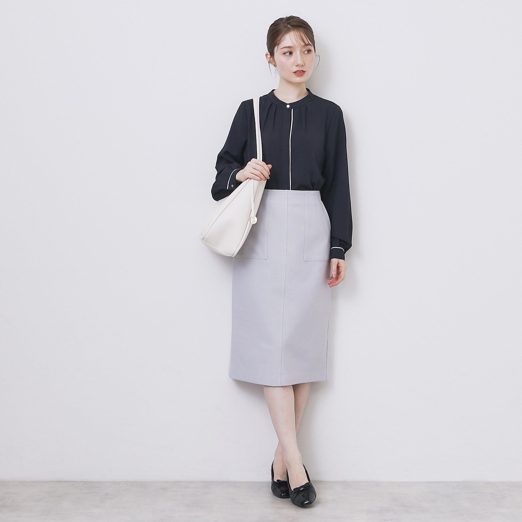 index「タックデザインバンドカラーブラウス【洗濯機OK】」|シャツ・ブラウス|