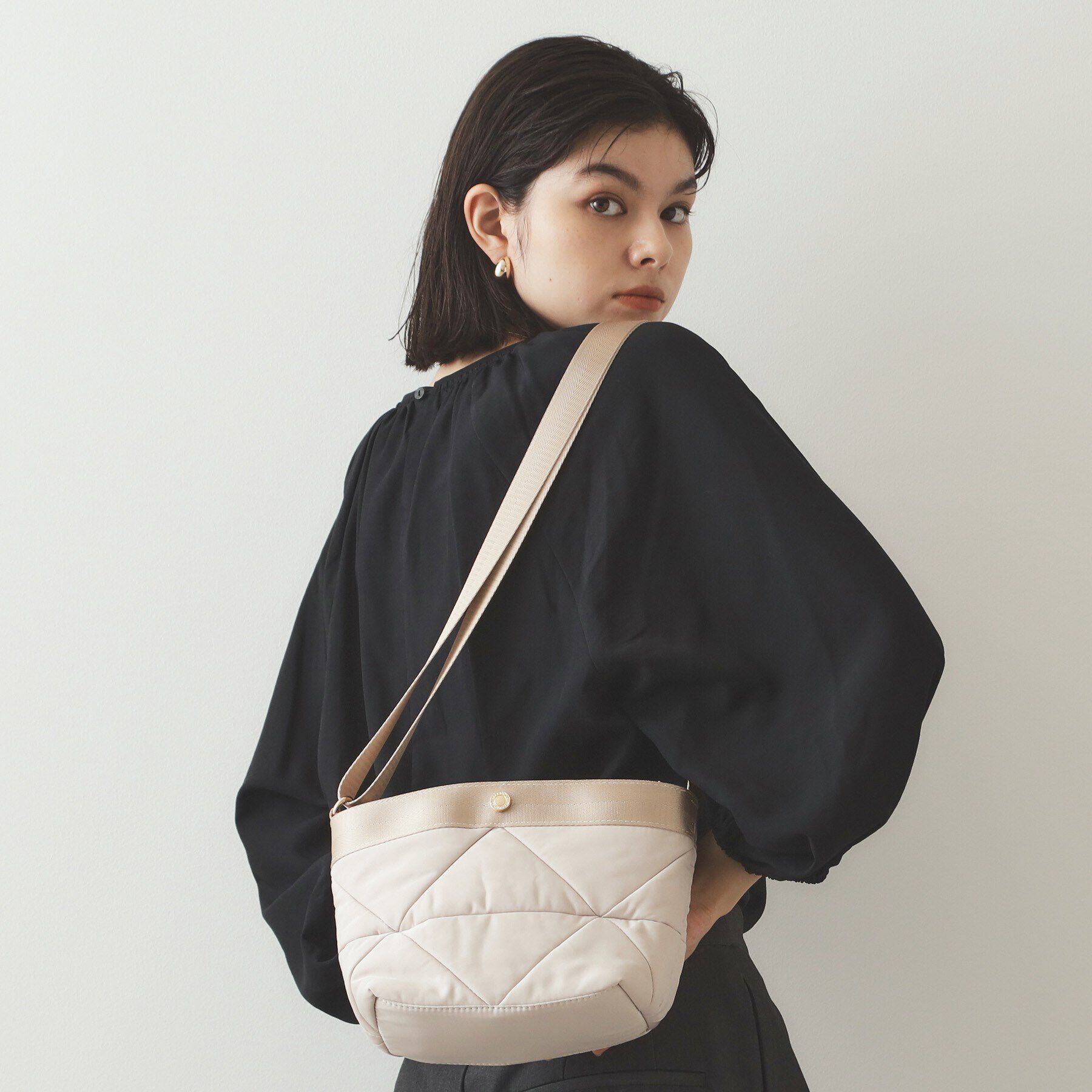 OPAQUE.CLIP「【軽量】トライアングルミニショルダーバッグ」|ショルダー・メッセンジャー|