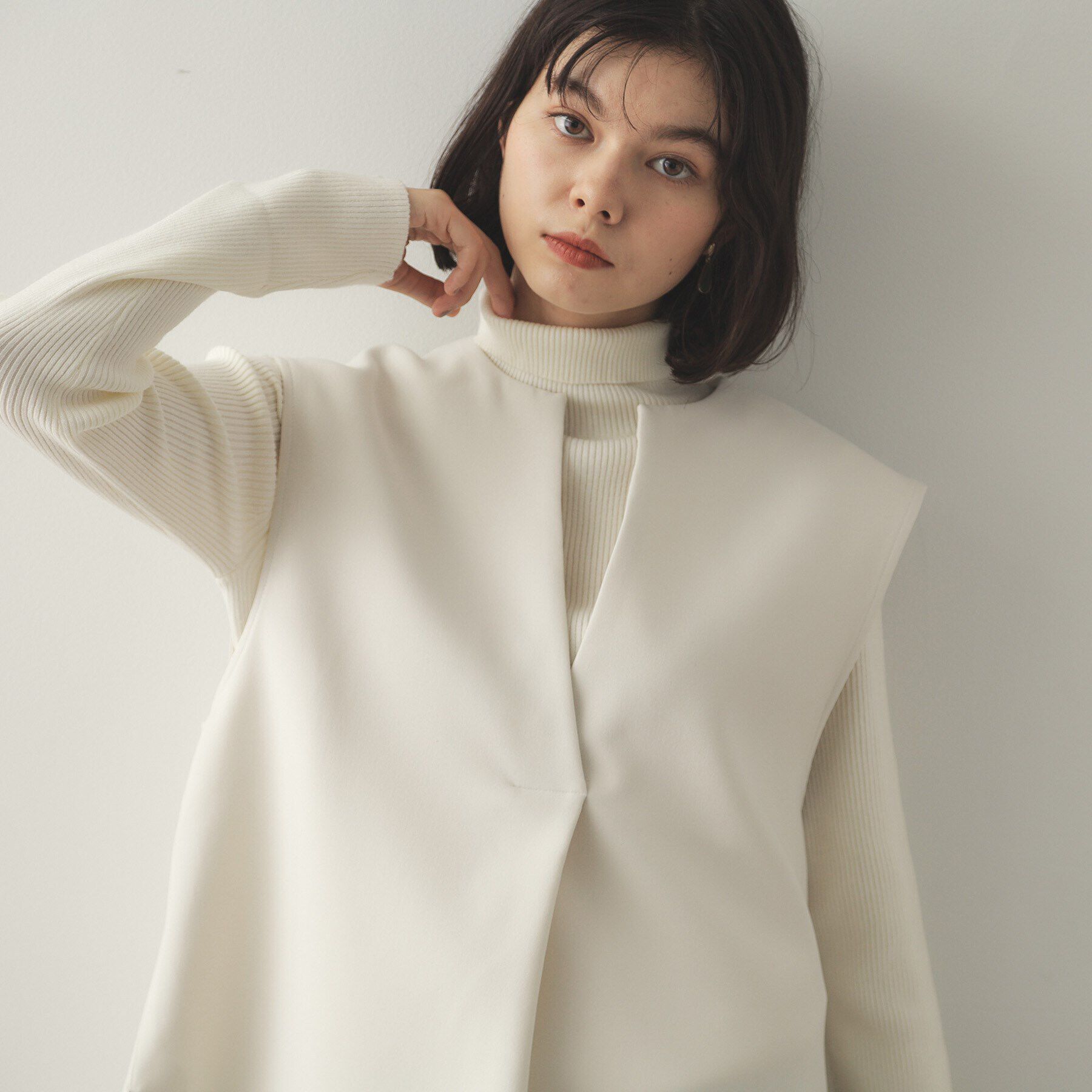 OPAQUE.CLIP「《ツインセット》スキッパーベスト&times;リブタートルニット【洗濯機洗い可】」|その他|オフホワイト(003