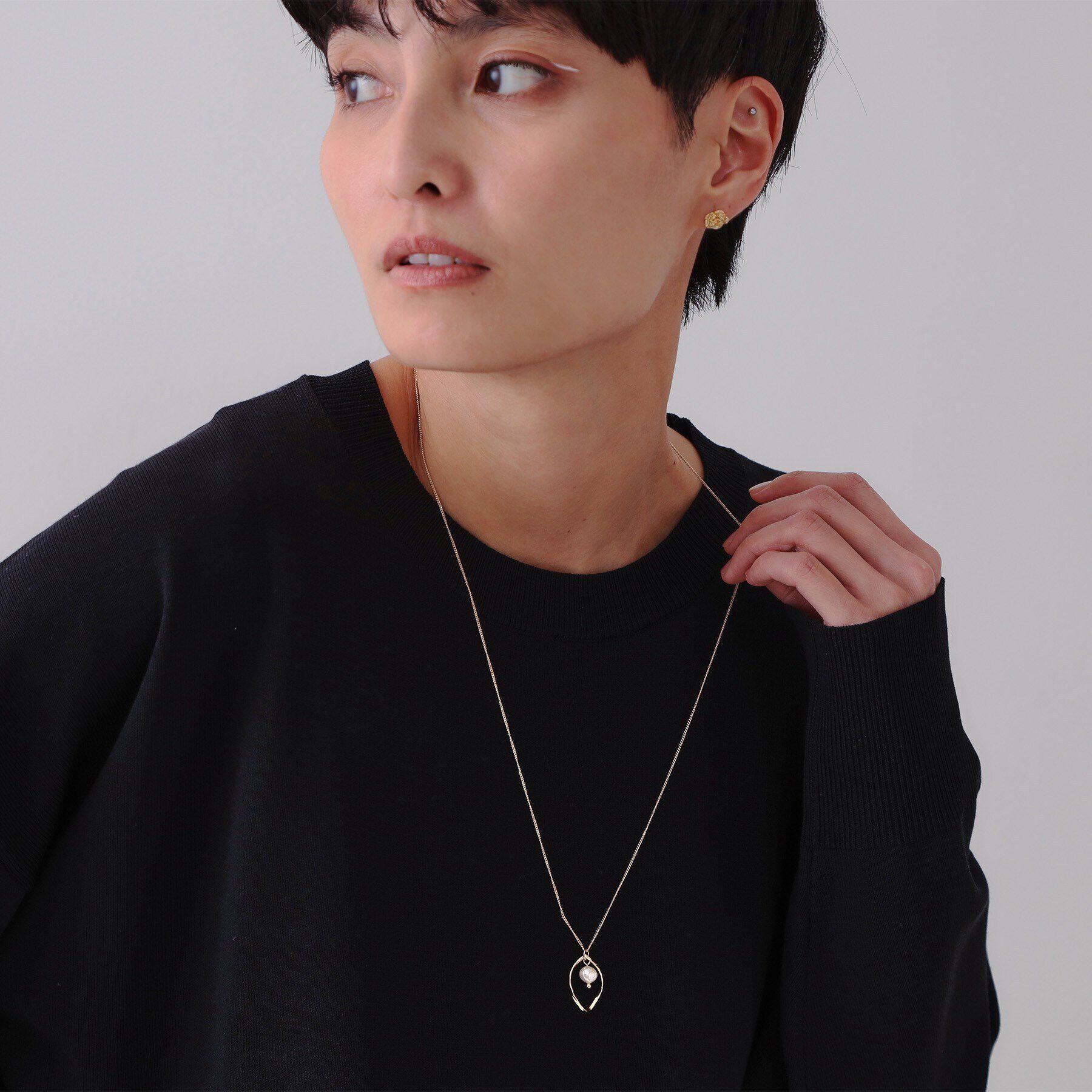 OPAQUE.CLIP「ねじりオーバル&times;フェイクパールネックレス」|ネックレス|