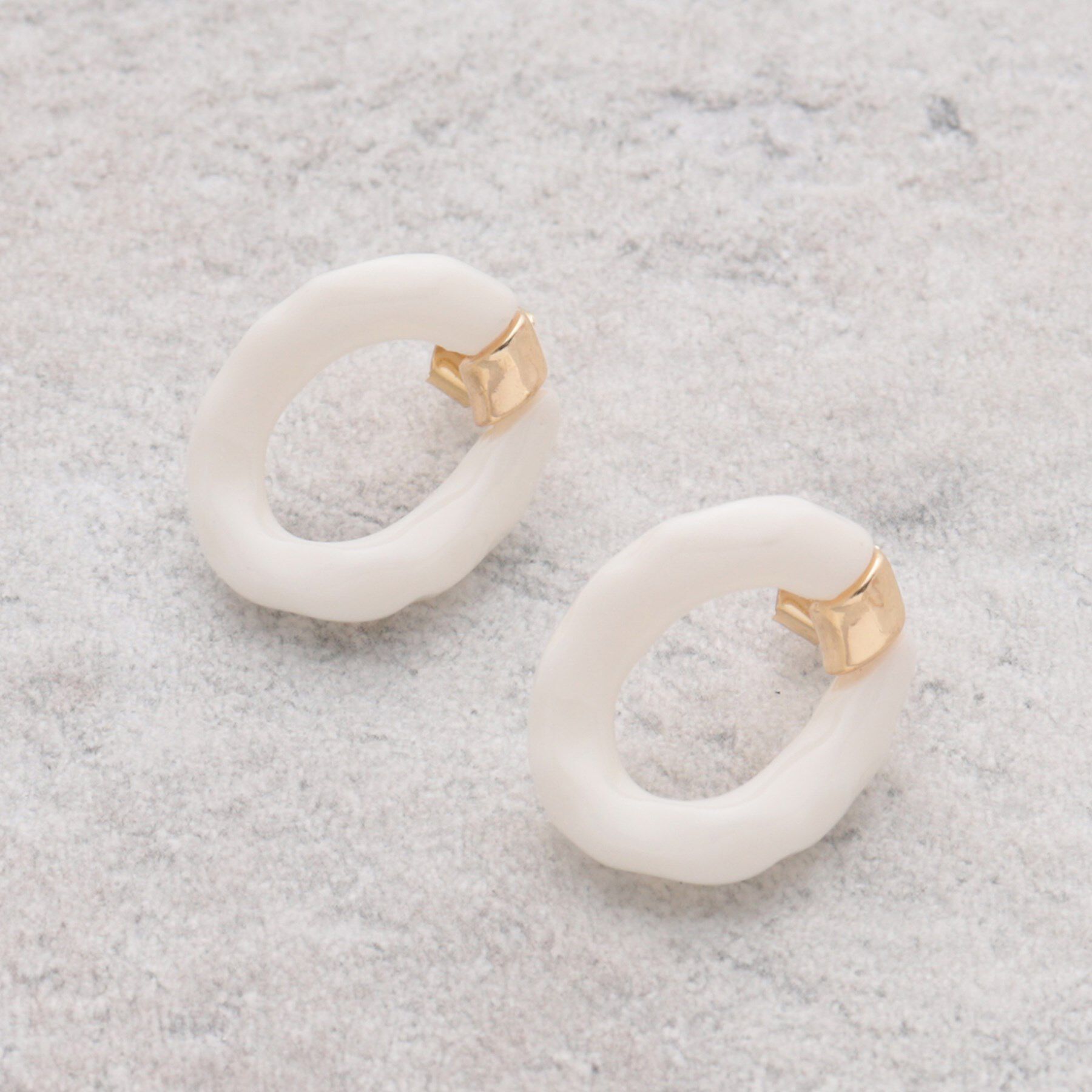 OPAQUE.CLIP「モノトーンリングピアス」|ピアス|オフホワイト(003