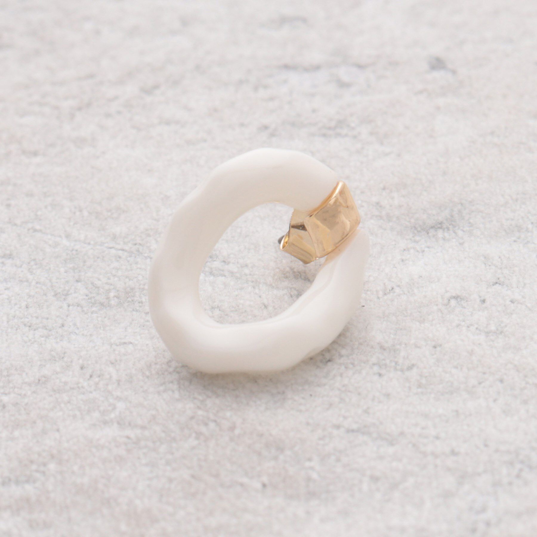 OPAQUE.CLIP「モノトーンリングピアス」|ピアス|