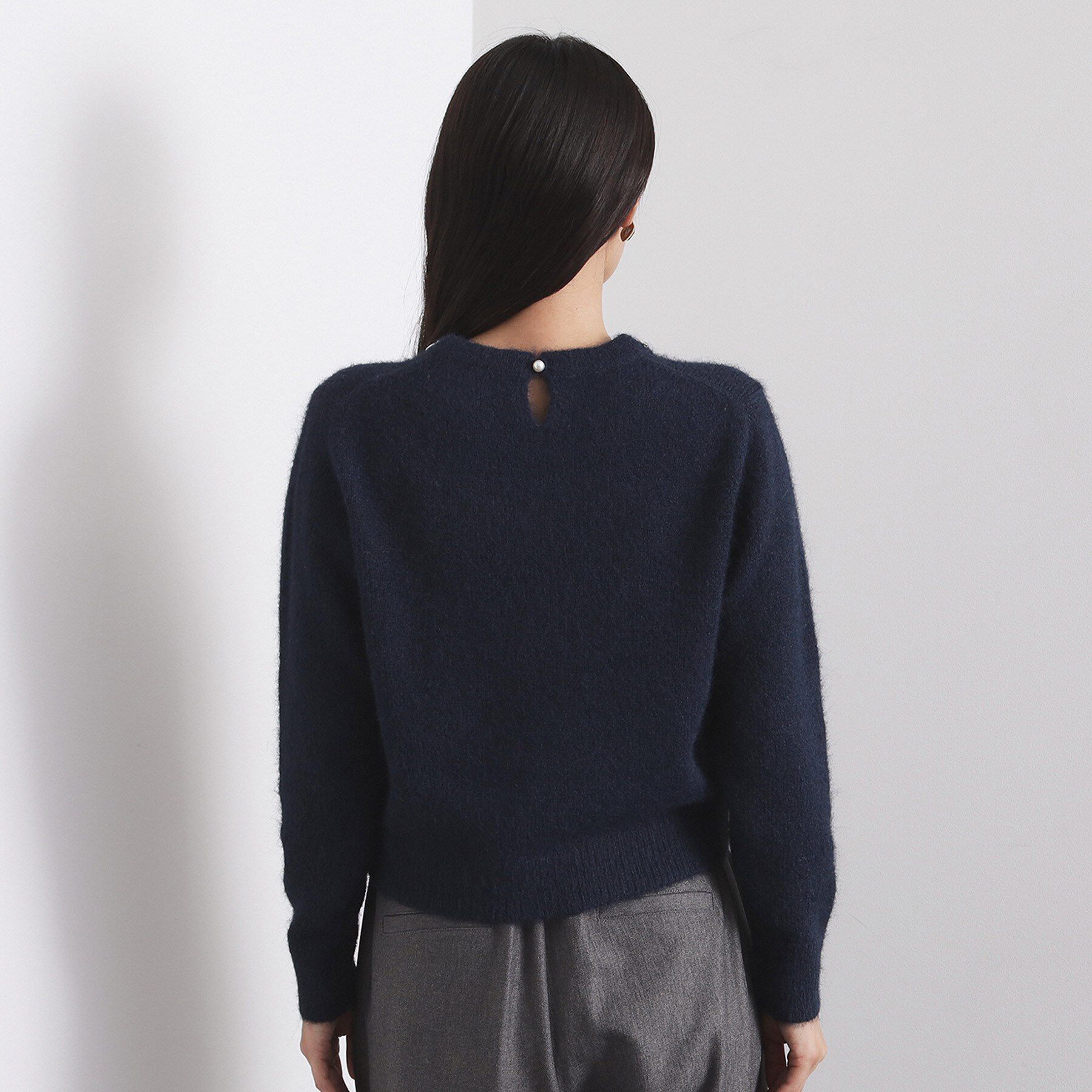 OPAQUE.CLIP「ビジューネックミドルゲージニット【洗濯機OK】」|ニット・セーター|