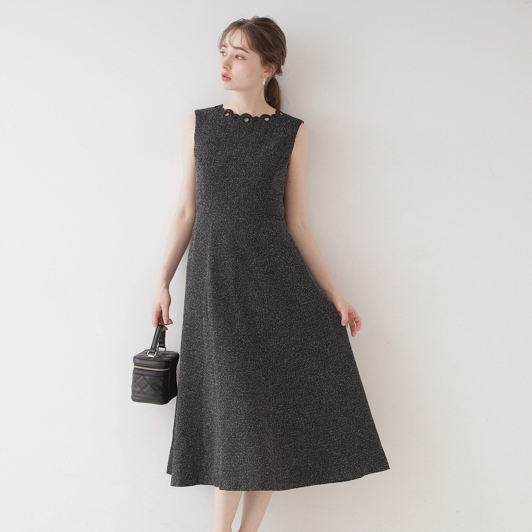 Couture broach「【美シルエット・上品ワンピ】エンブロネック ツイードワンピ」|ワンピース|ﾌﾞﾗｯｸ(019)