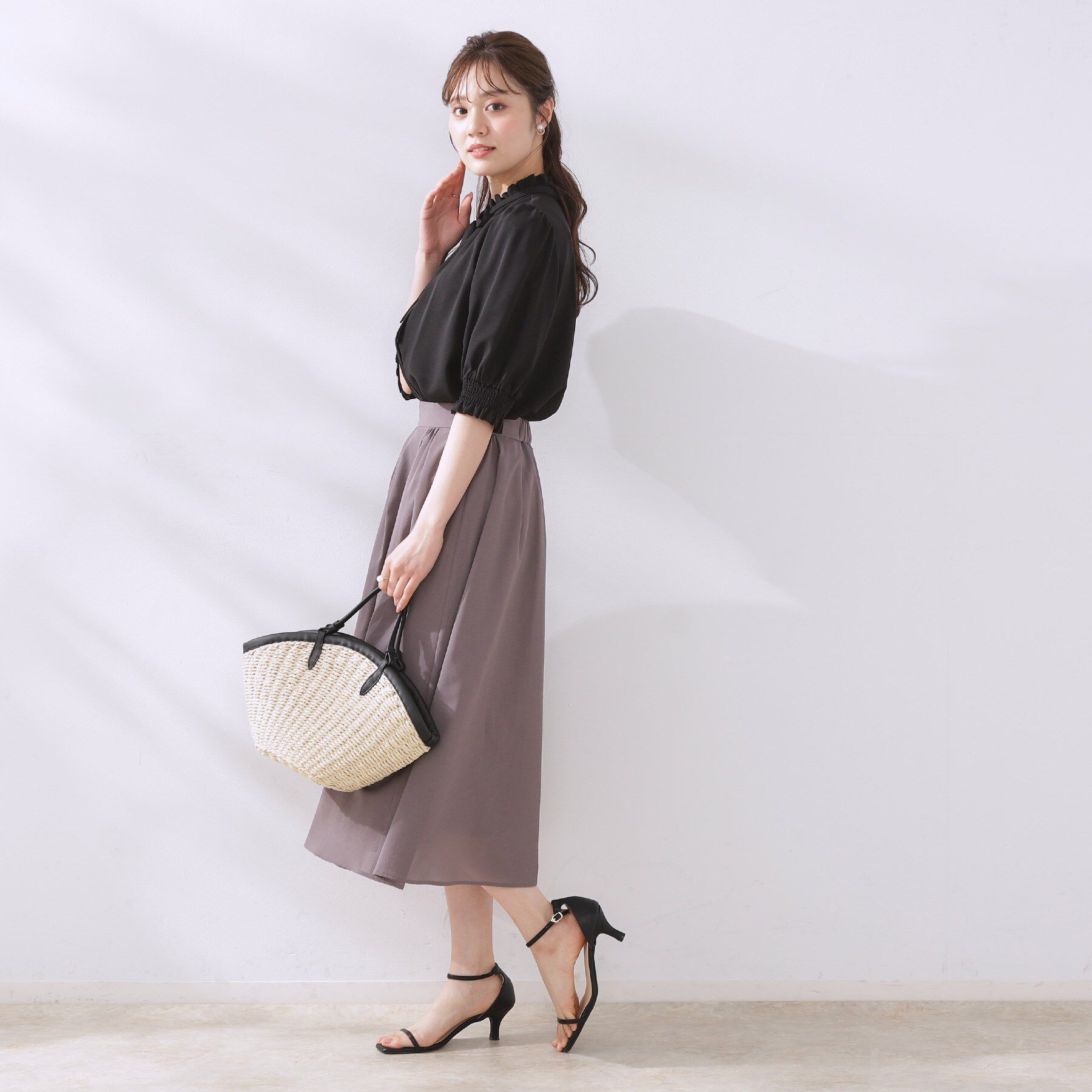 Couture broach「【5分袖・通勤】リボンタイ付きピコフリル5分袖ブラウス」|シャツ・ブラウス|