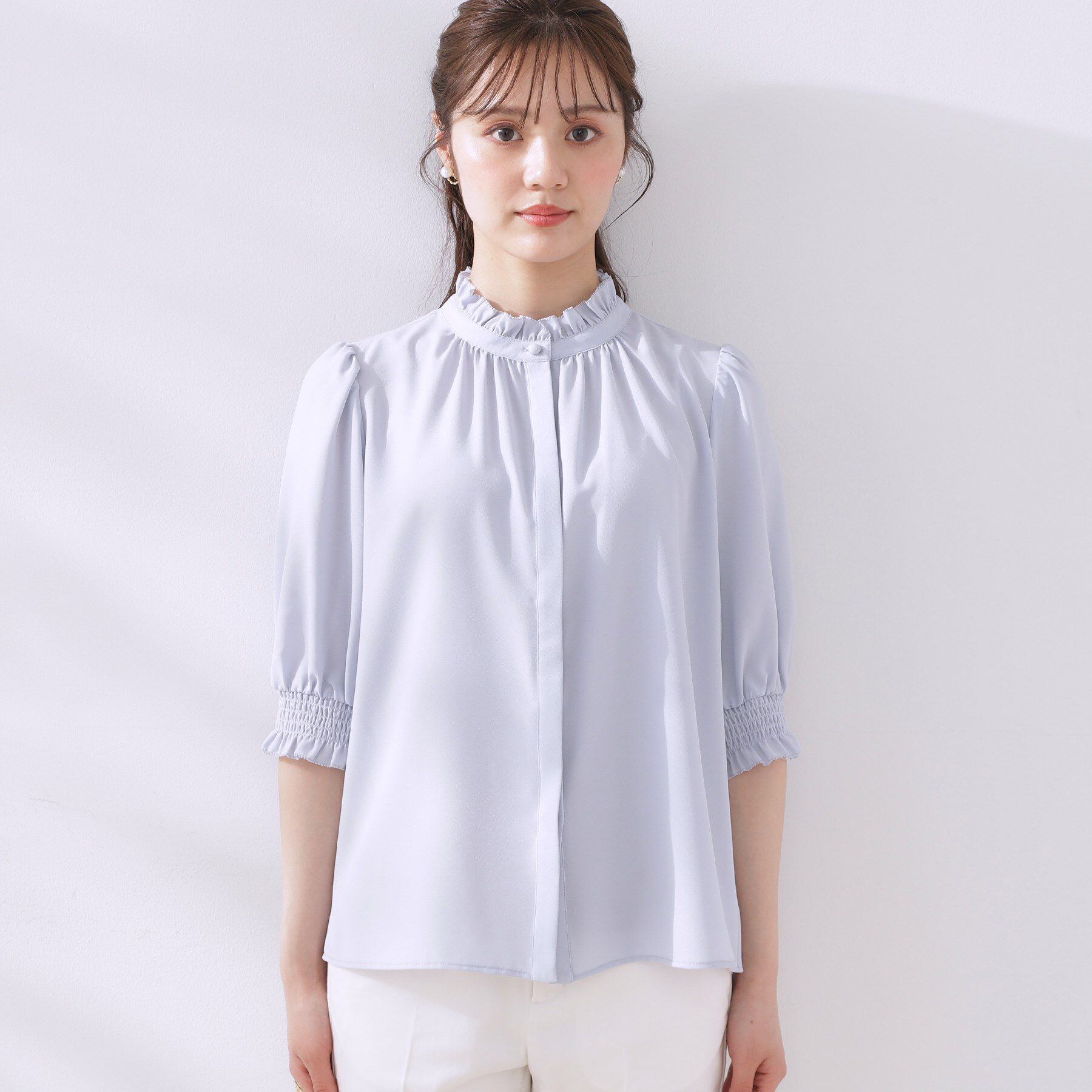 Couture broach「【5分袖・通勤】リボンタイ付きピコフリル5分袖ブラウス」|シャツ・ブラウス|