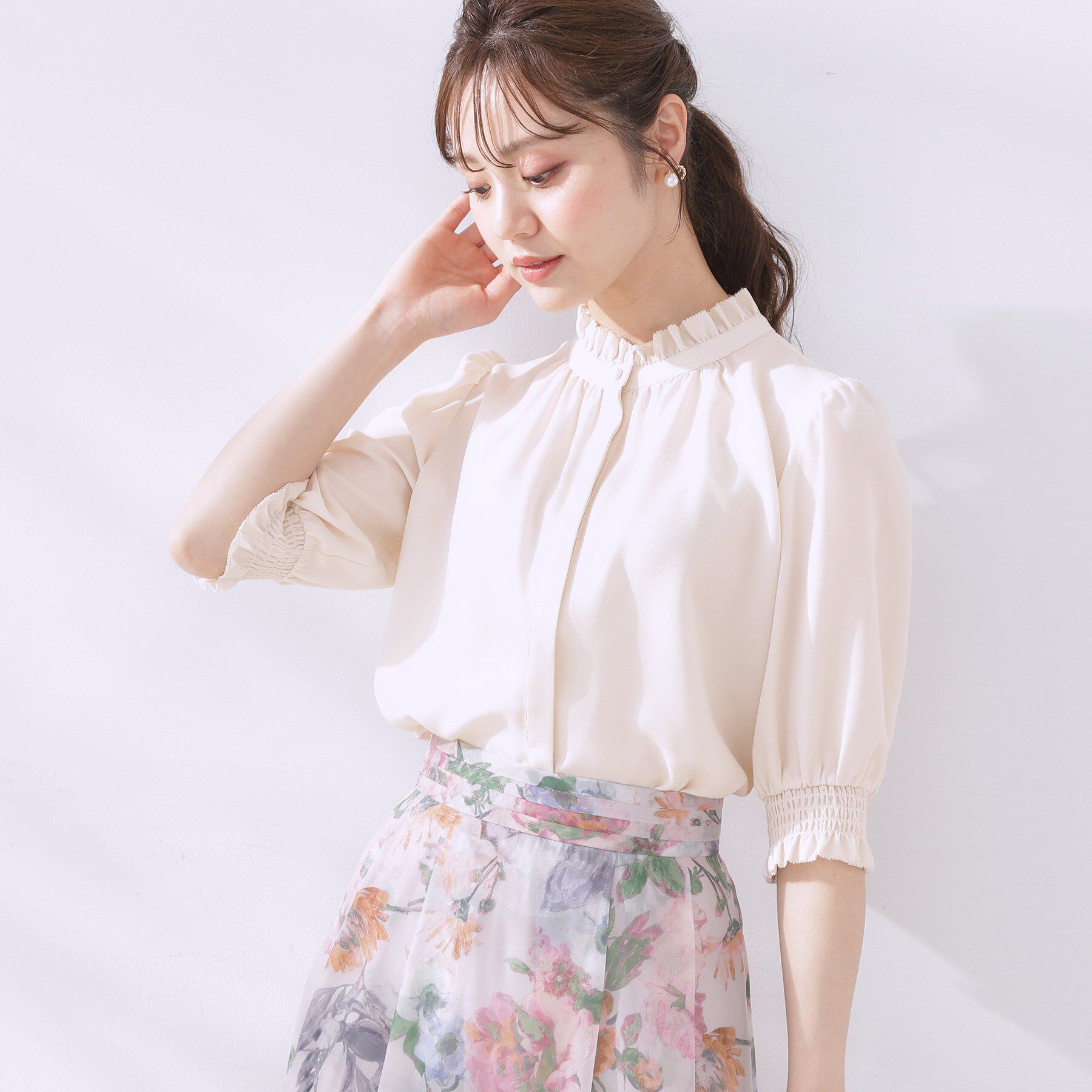 Couture broach「【5分袖・通勤】リボンタイ付きピコフリル5分袖ブラウス」|シャツ・ブラウス|