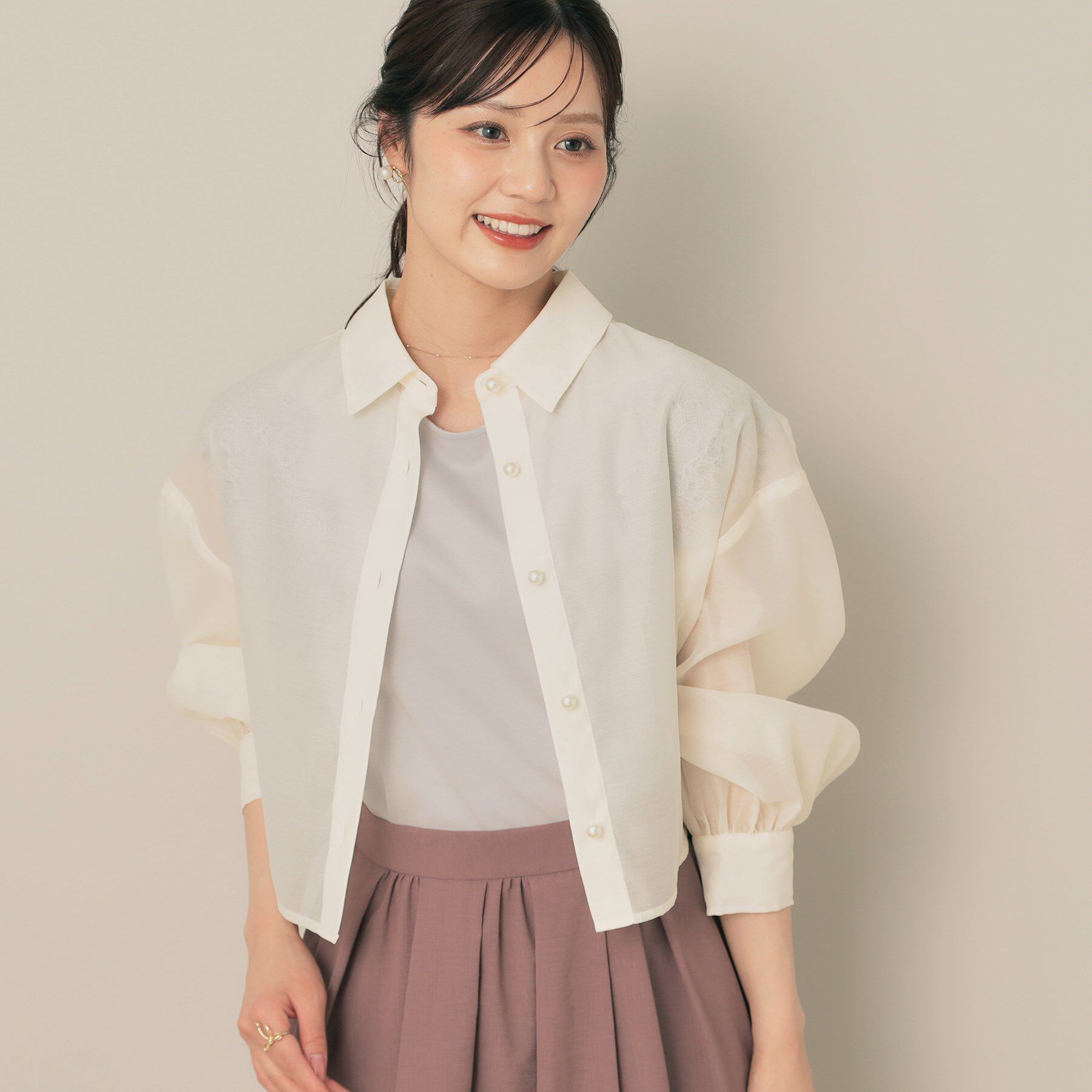 Couture broach「【洗える・秋まで使える】パール調ボタンシアーシャツ」|シャツ・ブラウス|アイボリー(004)