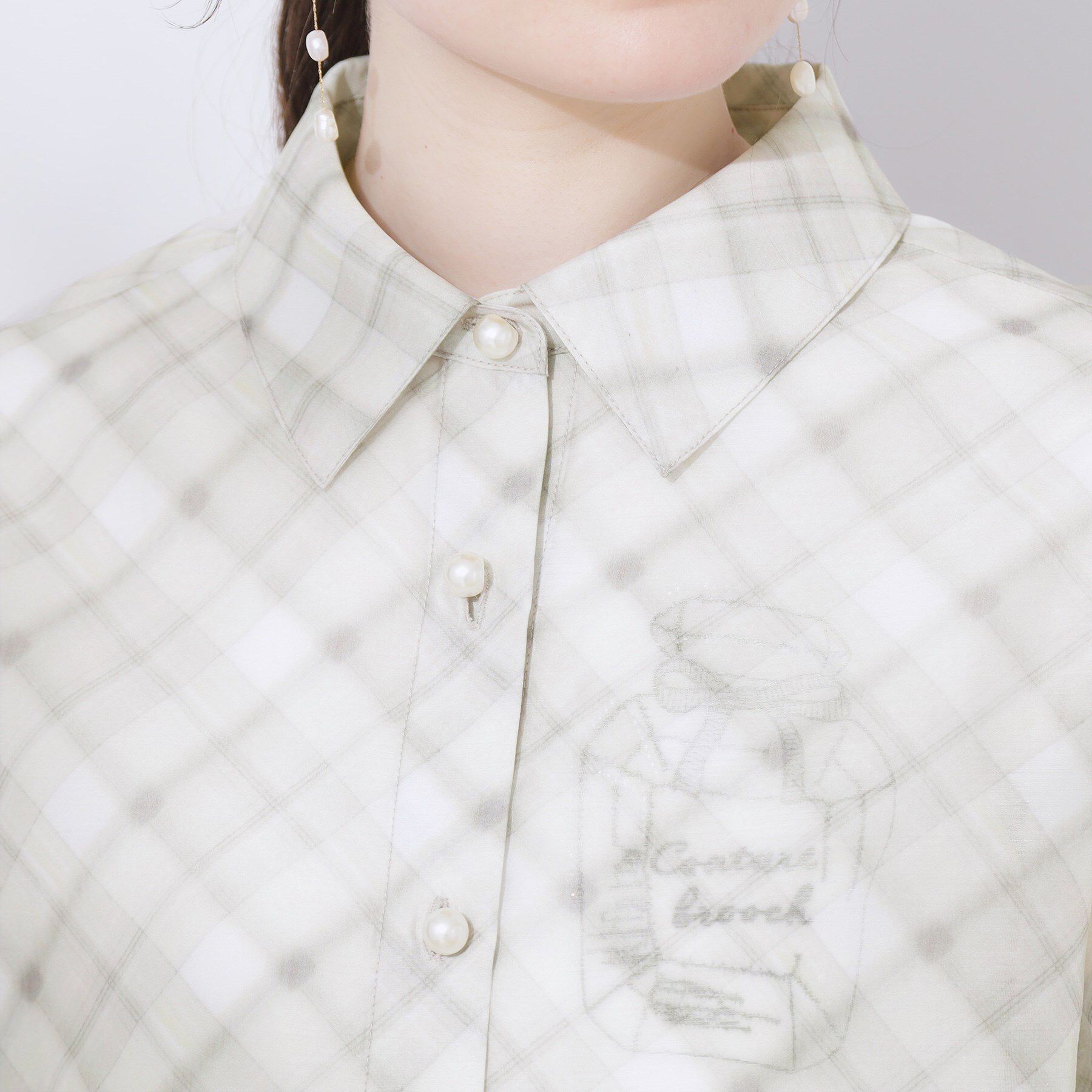 Couture broach「【洗える・秋まで使える】パール調ボタンシアーシャツ」|シャツ・ブラウス|