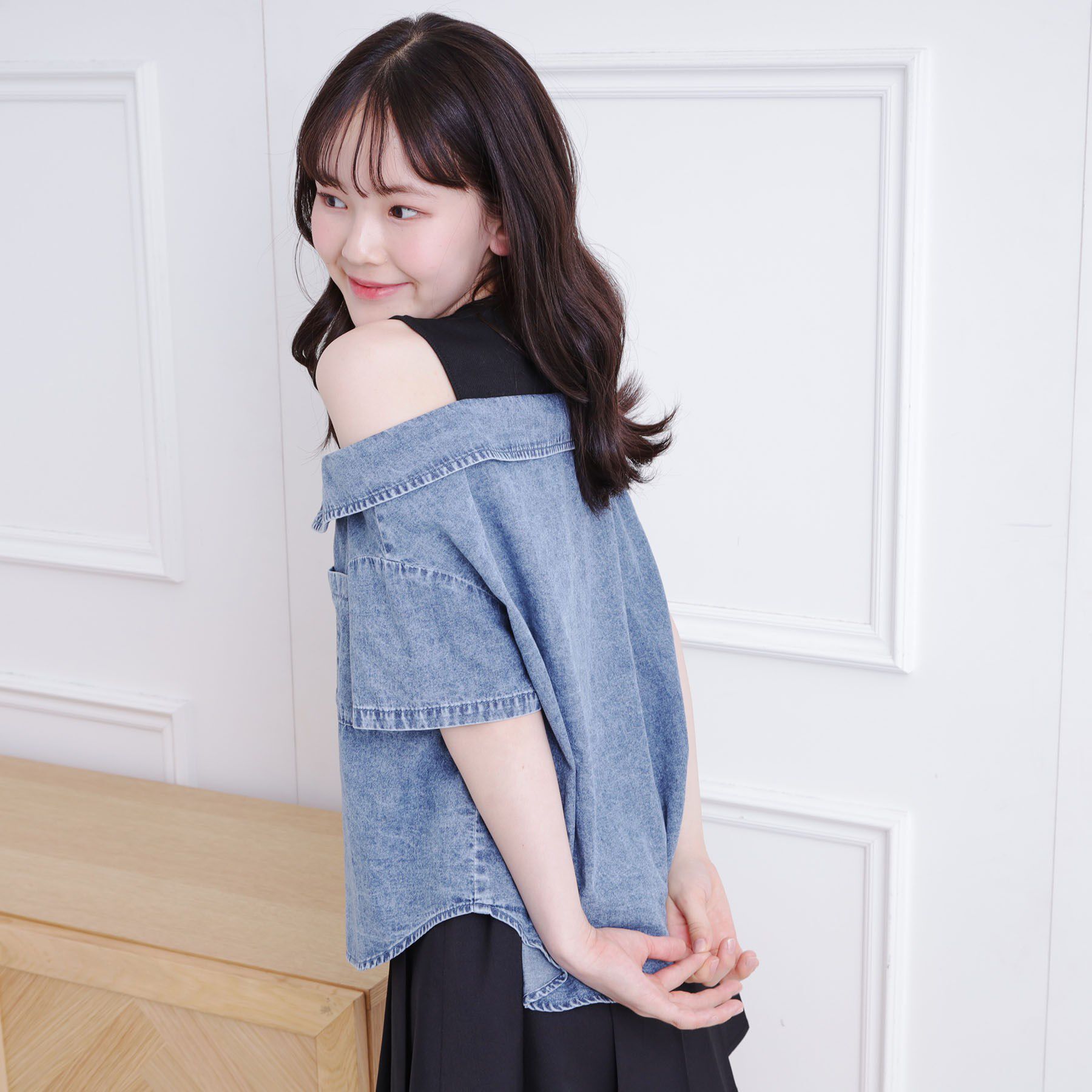 PINK-latte「肩あきデニムドッキングシャツ」|シャツ・ブラウス|