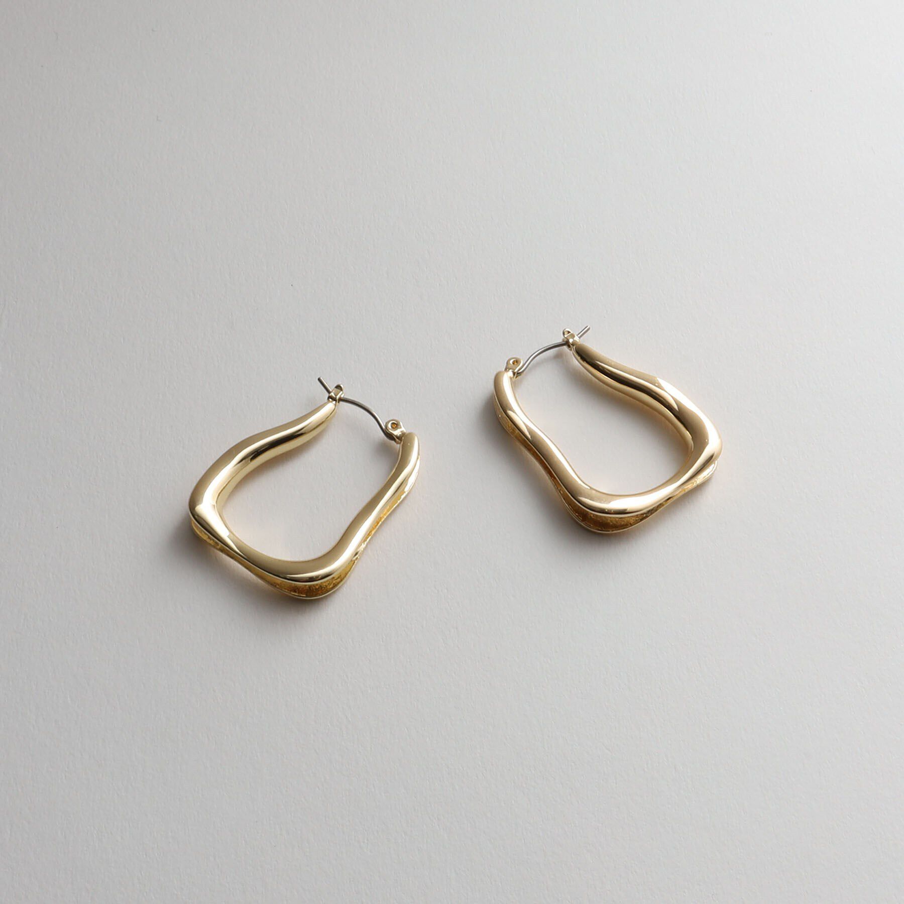 THE SHOP TK「【＠BAILA掲載】変形メタルループピアス/ヒルナンデス！で紹介」|ピアス|