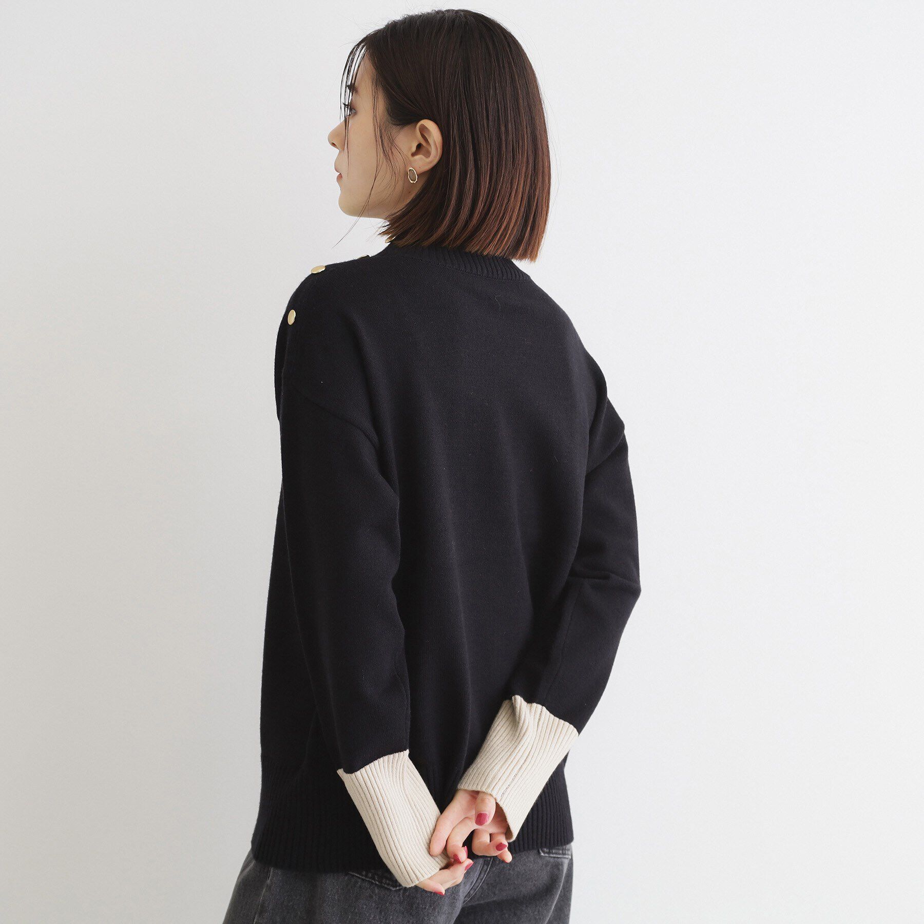 THE SHOP TK「【毛玉になりにくい／静電気防止】配色肩ボタンハイネックニット／洗える」|ニット・セーター|