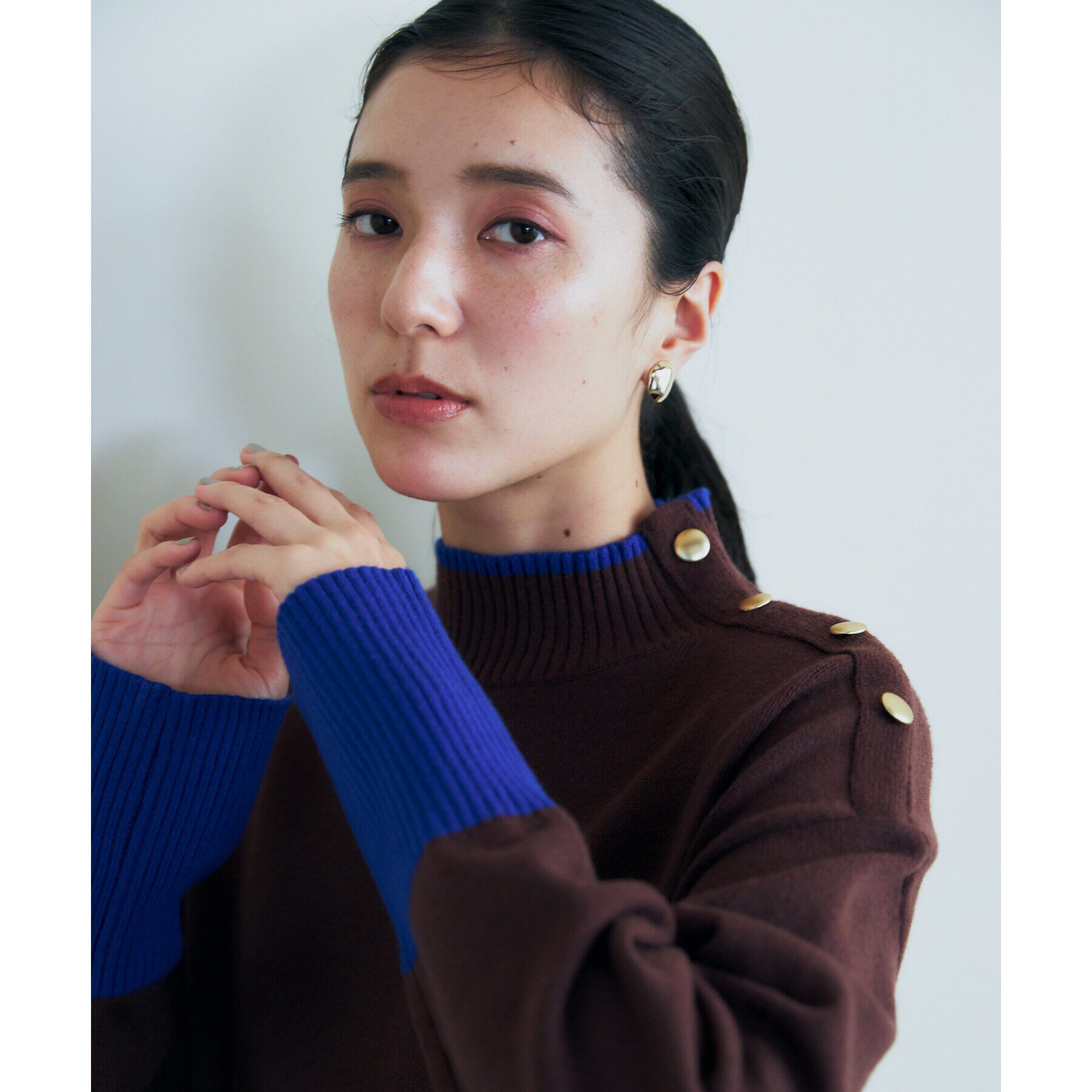 THE SHOP TK「【毛玉になりにくい／静電気防止】配色肩ボタンハイネックニット／洗える」|ニット・セーター|