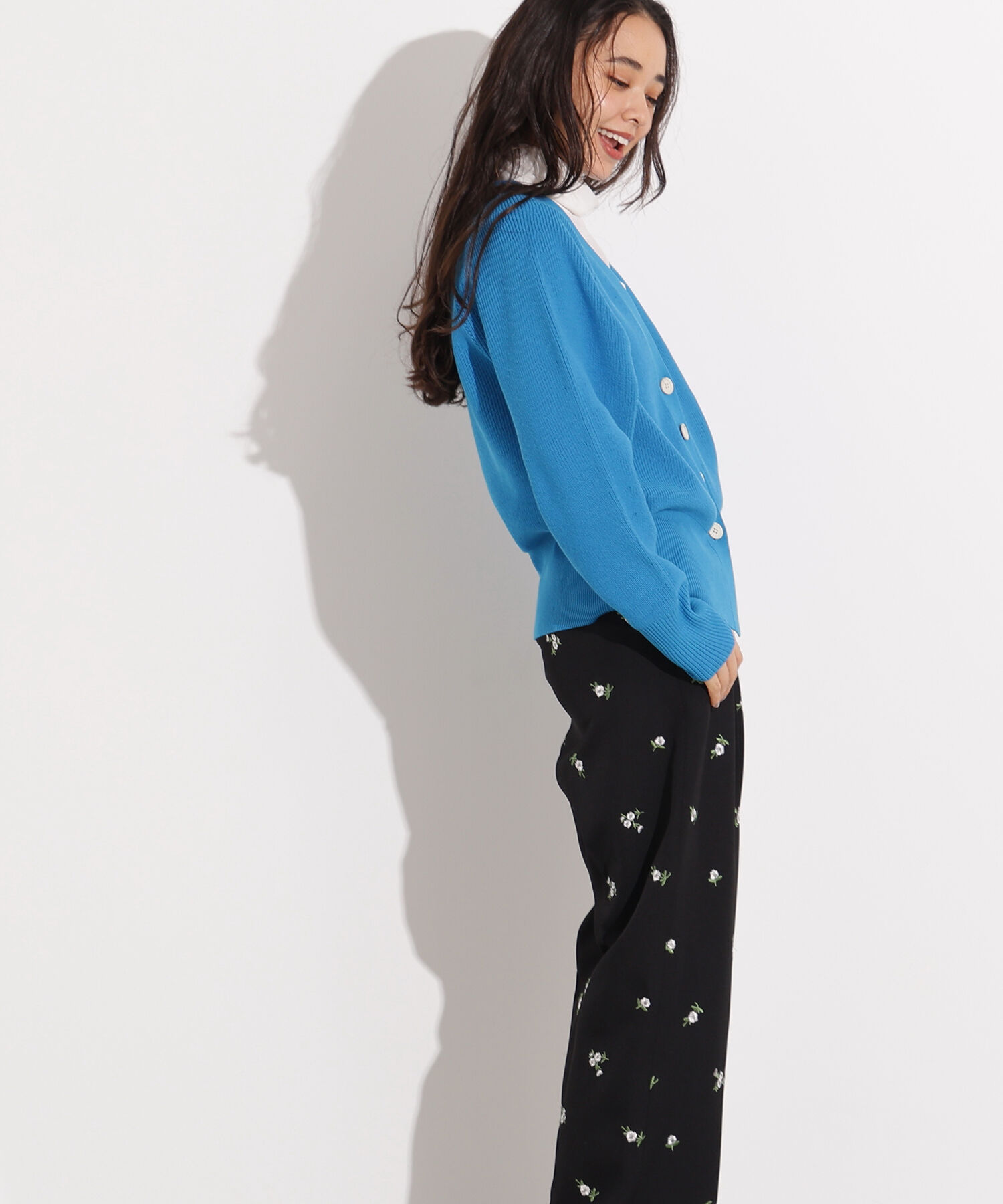  「Vネックフォルムカーディガン」|ニット・セーター|