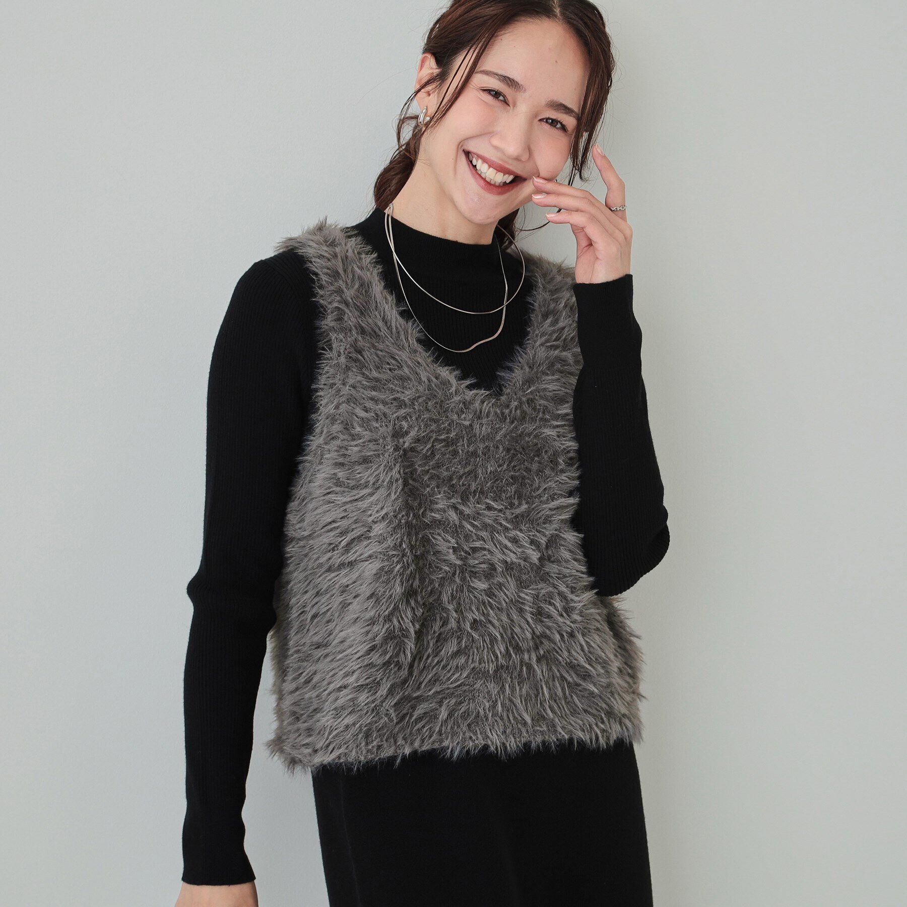 SHOO･LA･RUE「【S-LL/2点セット】大人のフェミニンカジュアルに　フェザー調ベスト+リブニット」|ニット・セーター|チャコールグレー(0