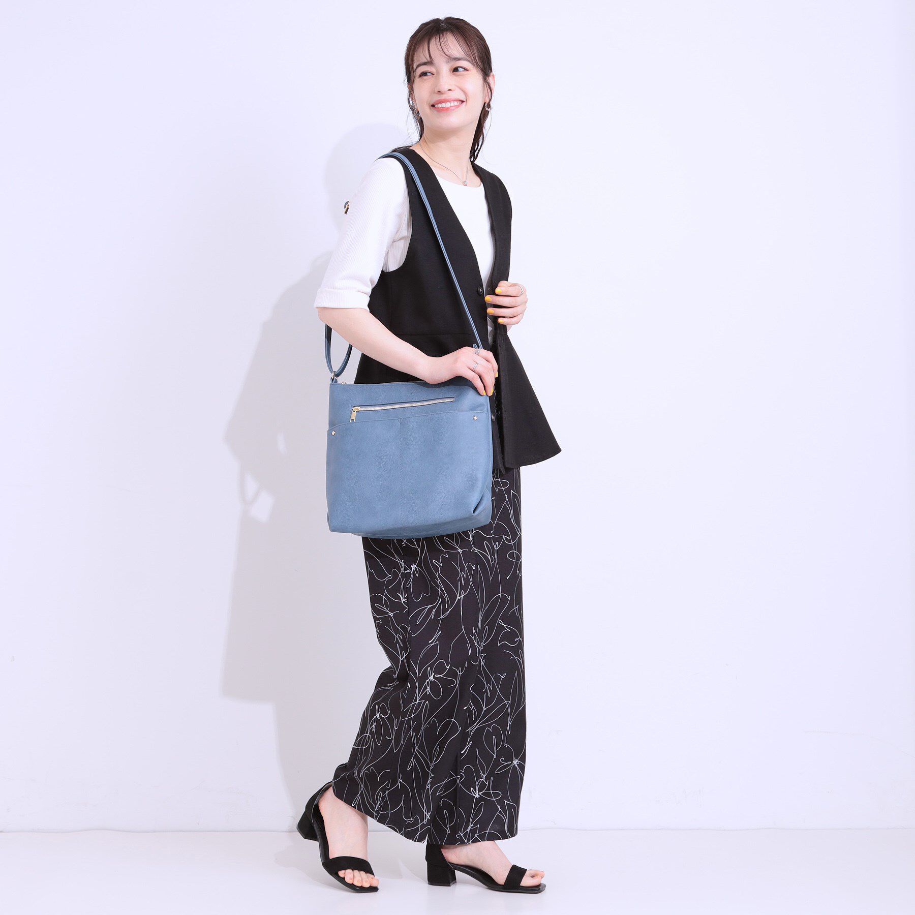 SHOO･LA･RUE「フロント2ポケットショルダーバッグ」|ショルダー・メッセンジャー|