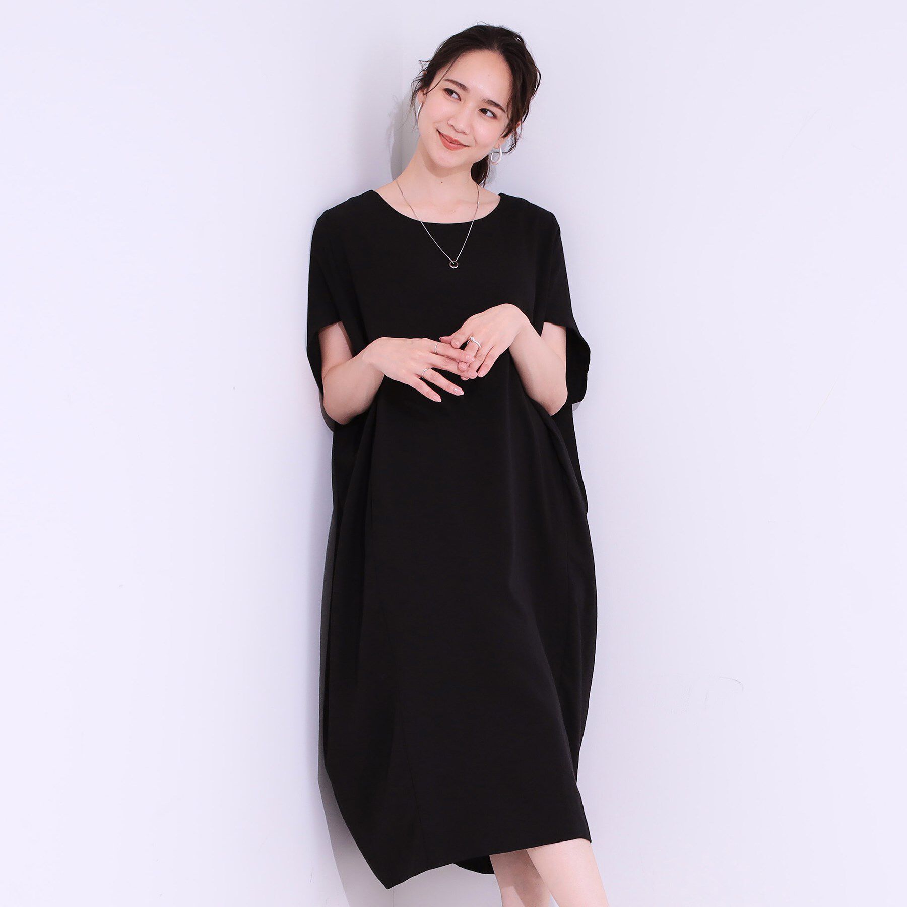 SHOO･LA･RUE「【S-LL】楽にサマ見え コクーンシルエットの涼やかワンピース」|ワンピース|