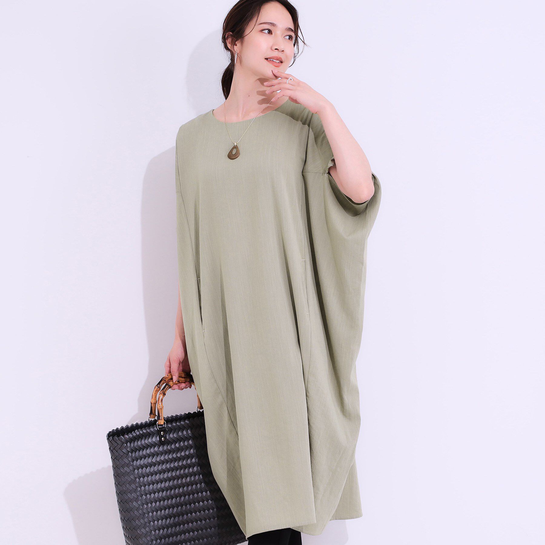 SHOO･LA･RUE「【S-LL】楽にサマ見え コクーンシルエットの涼やかワンピース」|ワンピース|オリーブグリーン(0