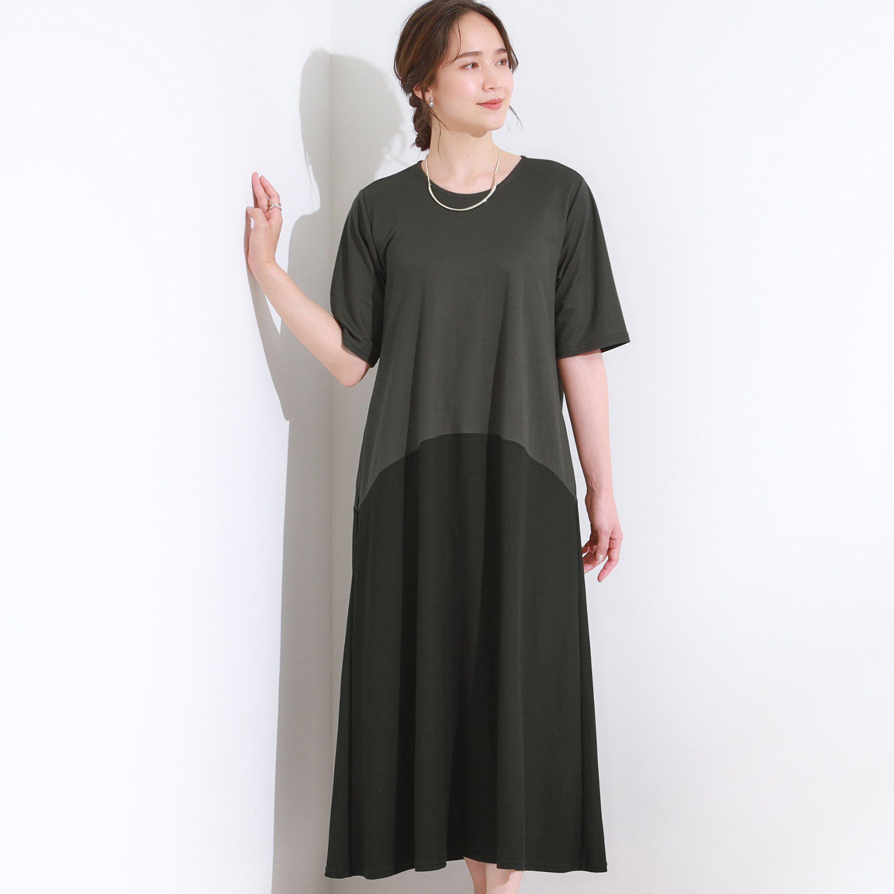 SHOO･LA･RUE「【S-LL/ひんやり/体型カバー】さらりと着られる バイカラーAラインワンピース」|ワンピース|チャコールグレー(5
