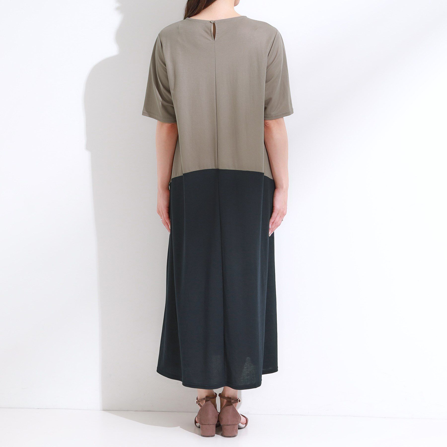 SHOO･LA･RUE「【S-LL/ひんやり/体型カバー】さらりと着られる バイカラーAラインワンピース」|ワンピース|