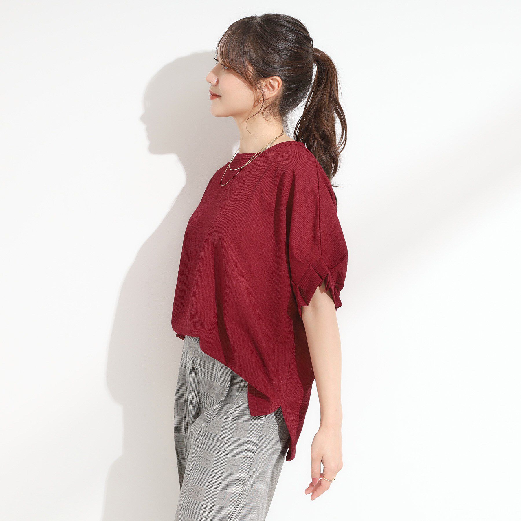 SHOO･LA･RUE「【S-LL/洗える】お袖のタックがアクセント インせず着られる さらさらドルマントップス」|Tシャツ・カットソー|