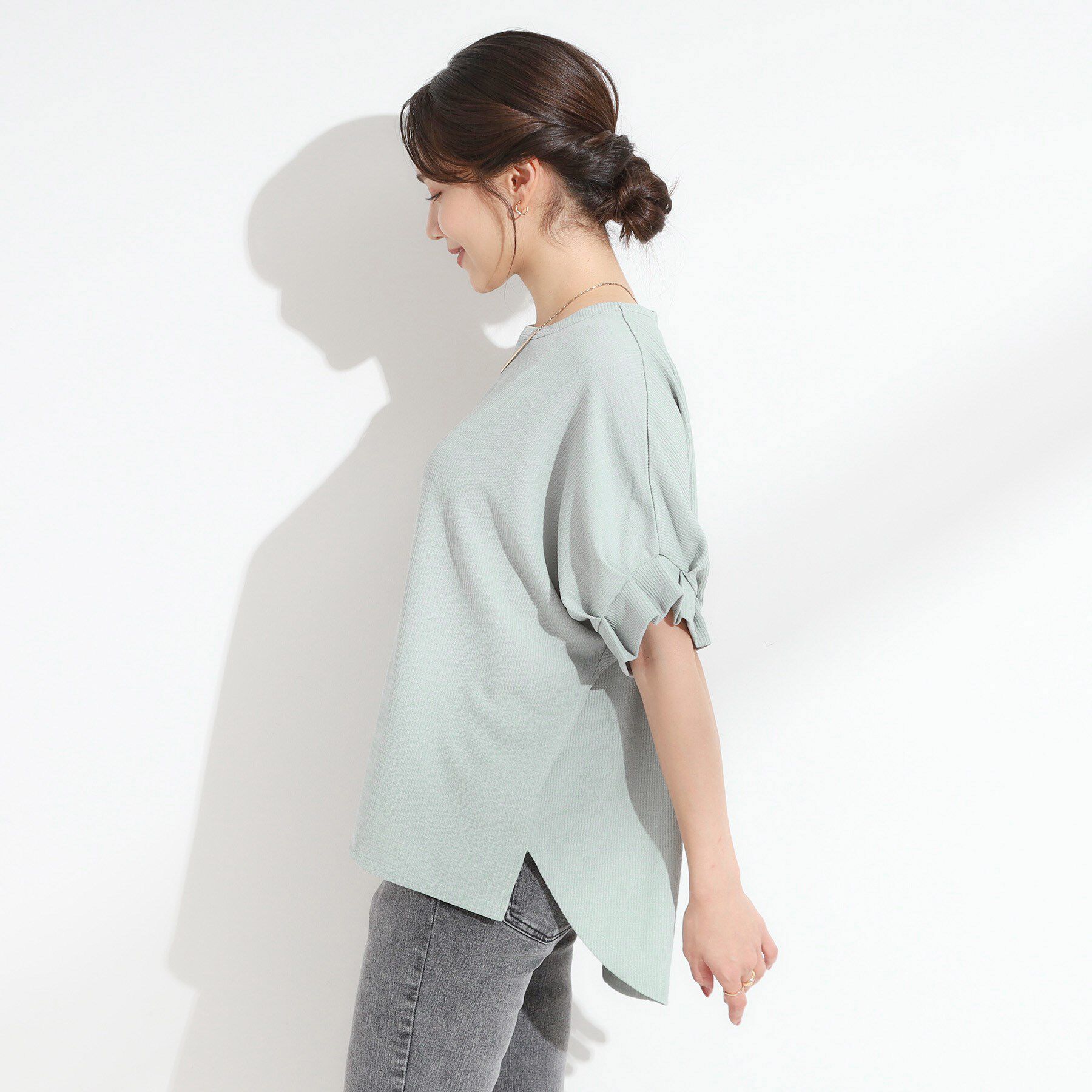 SHOO･LA･RUE「【S-LL/洗える】お袖のタックがアクセント インせず着られる さらさらドルマントップス」|Tシャツ・カットソー|