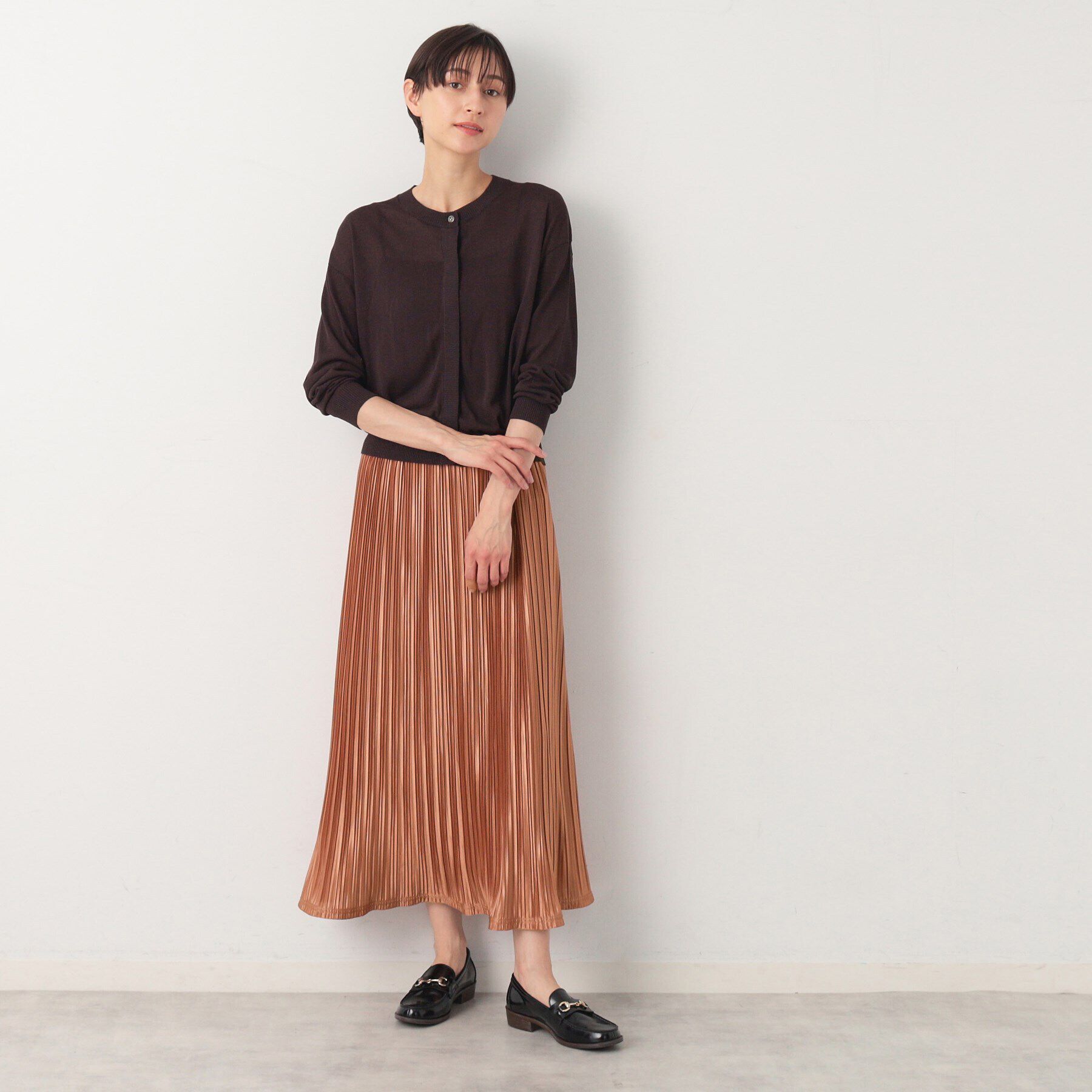 Dessin「【ウエストゴム・洗える】サテンプリーツスカート」|スカート|