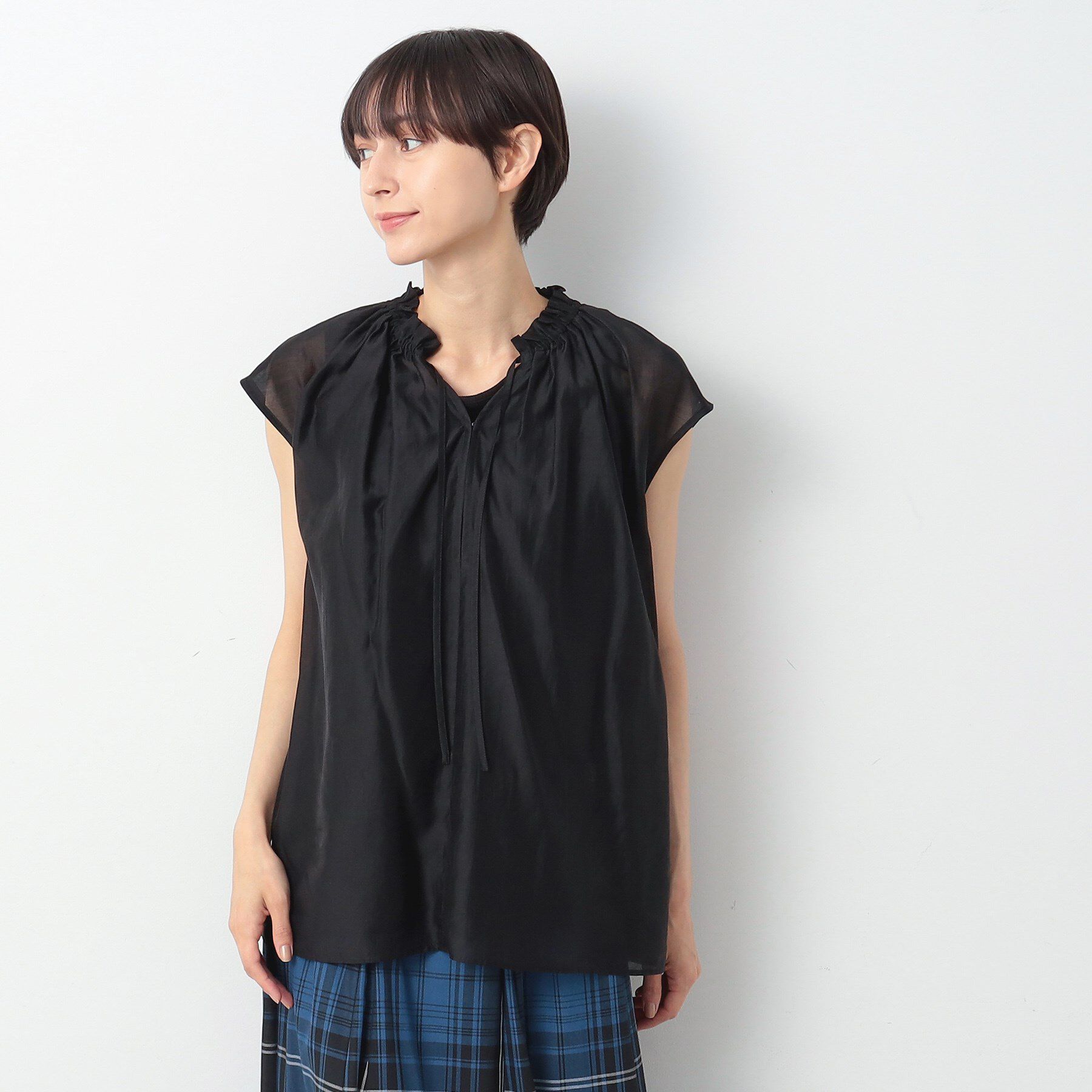 Dessin「【洗える】フリルネックブラウス」|シャツ・ブラウス|