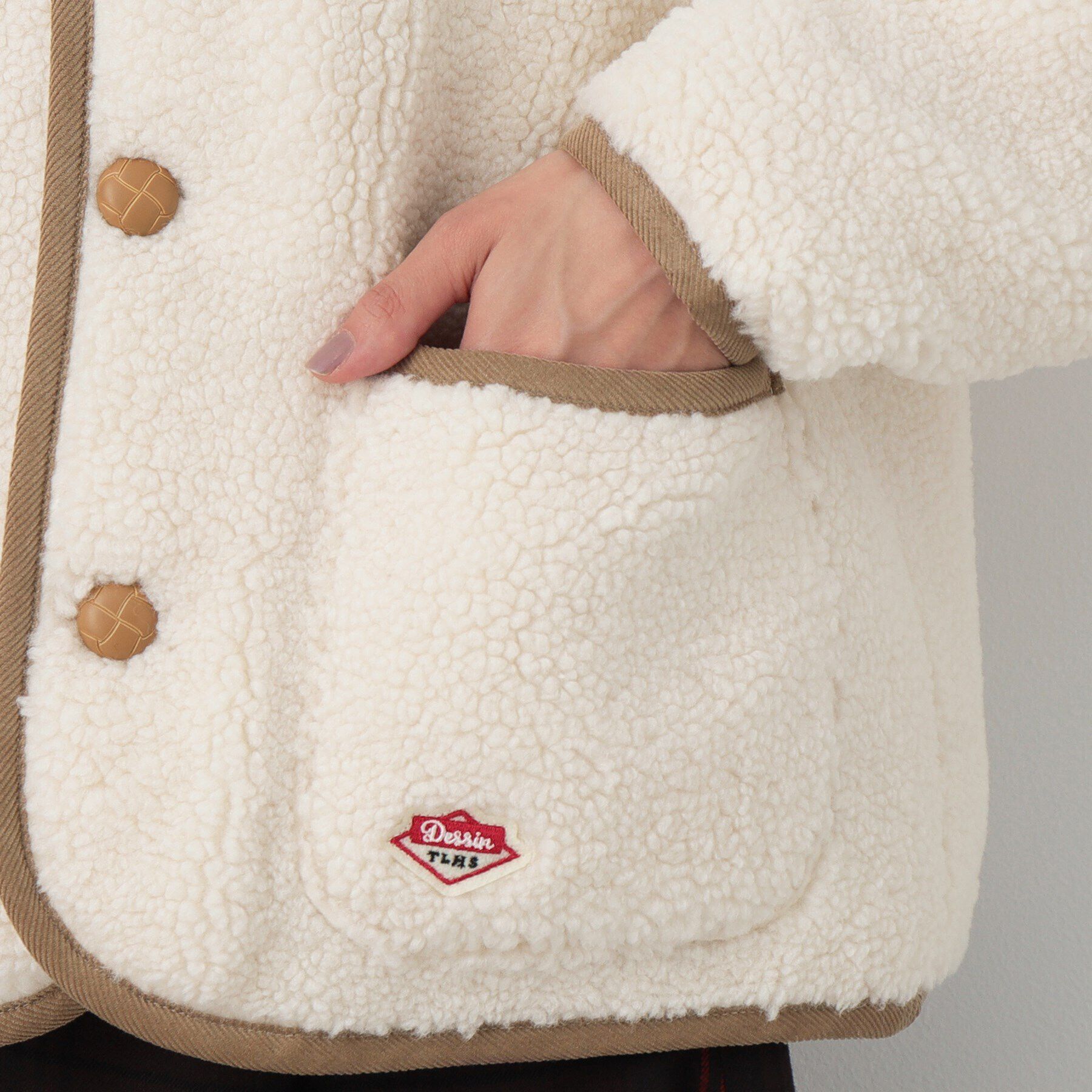 Dessin「【ユニセックス】ボタン付きボアジャケット」|ノーカラージャケット|