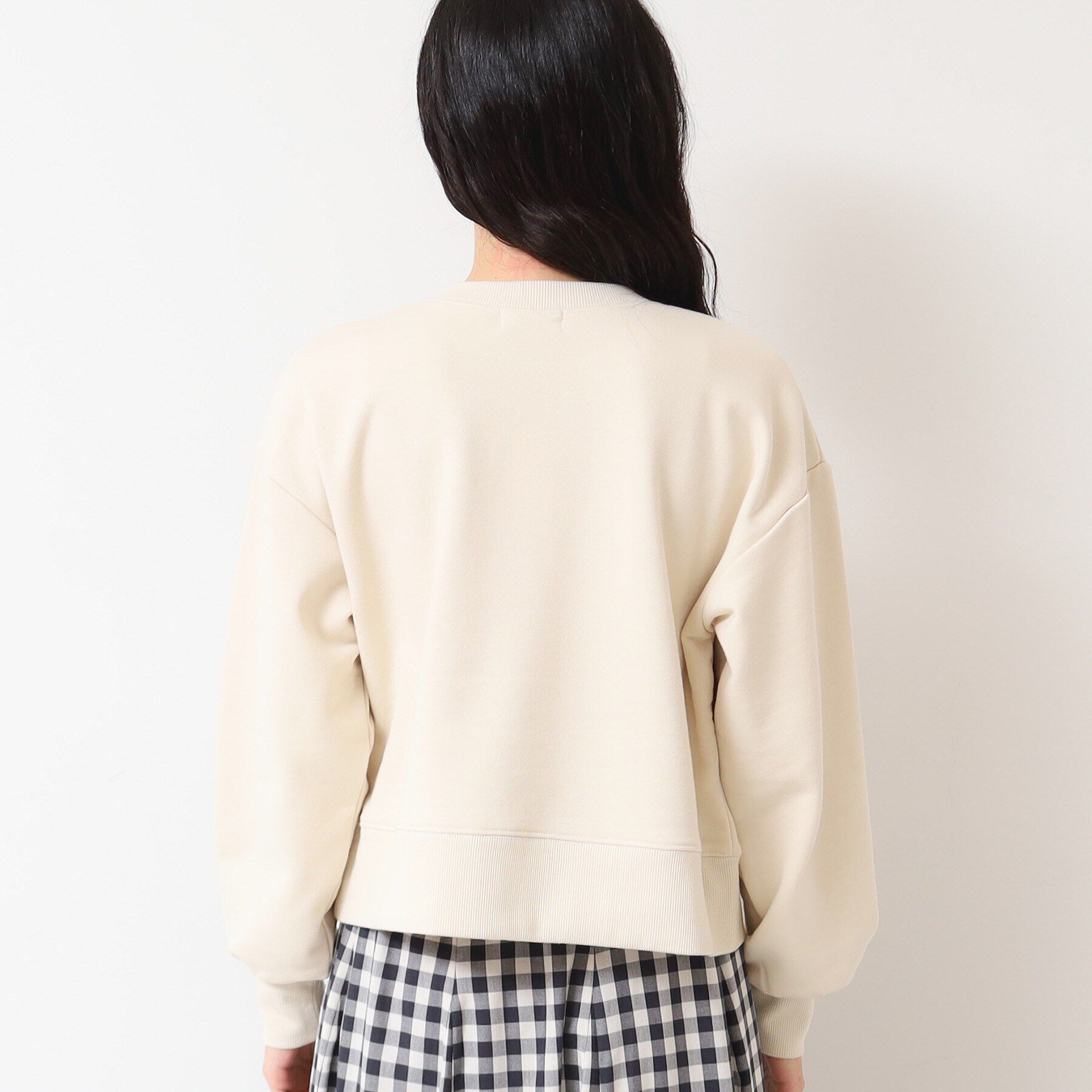 Dessin「【洗える】スタッズDマーク付きクロップド丈スウェット」|パーカー|