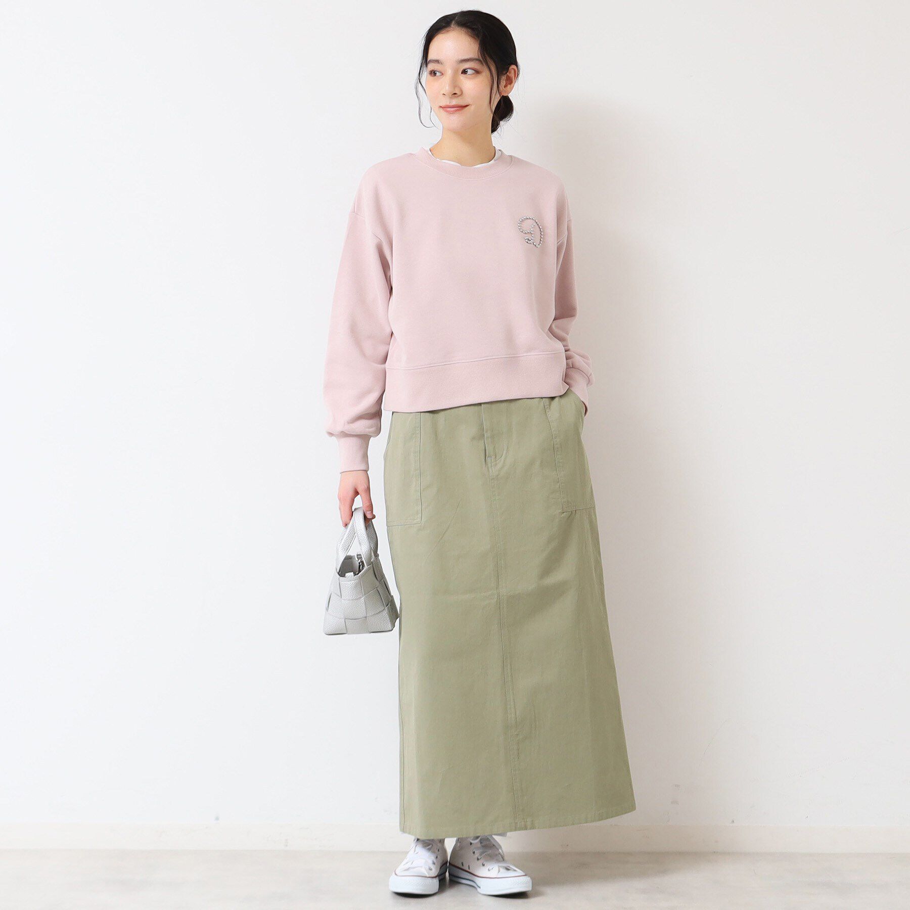 Dessin「【洗える】スタッズDマーク付きクロップド丈スウェット」|パーカー|