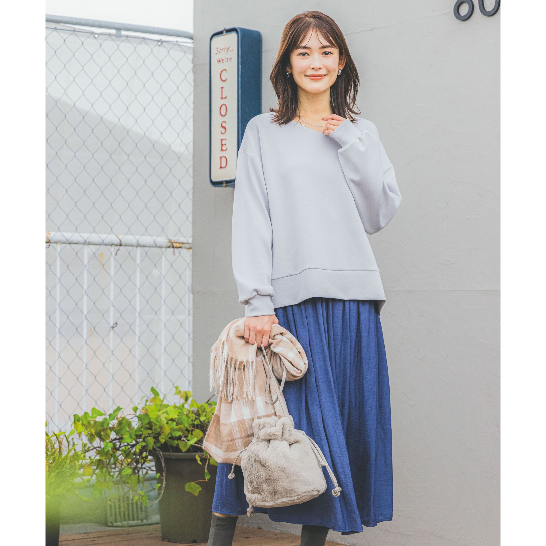 ITS&rsquo;DEMO「【手洗い可】Vネックプルオーバー&times;サテンスカートSET」|スーツ|