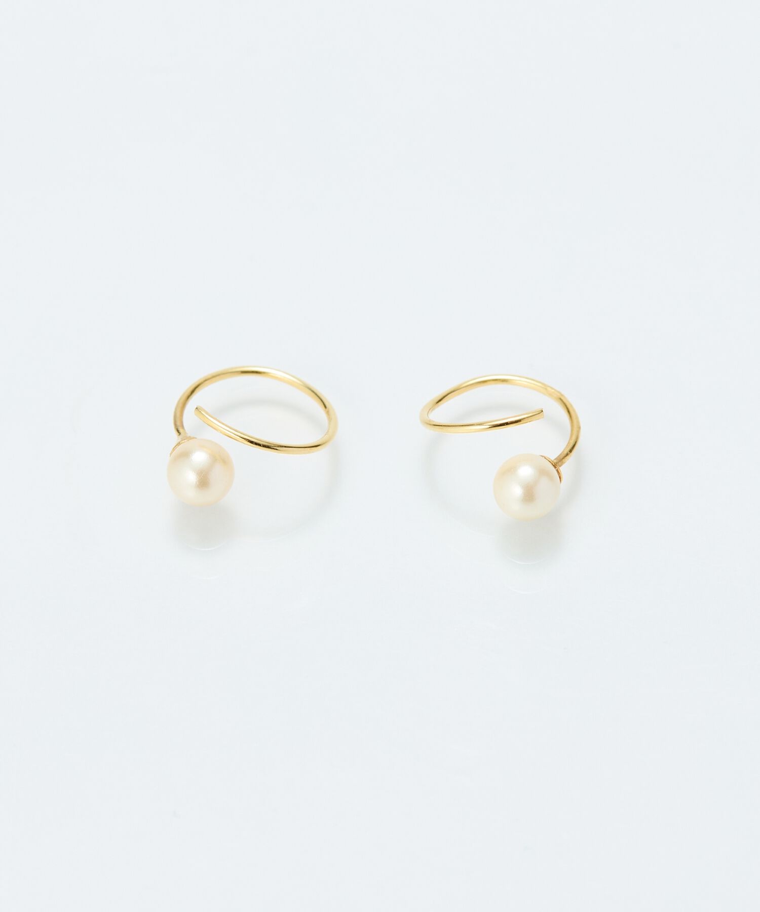 Phoebe「【金属アレルギー対応】ダブルループパールピアス/ニッケルフリー」|ピアス|