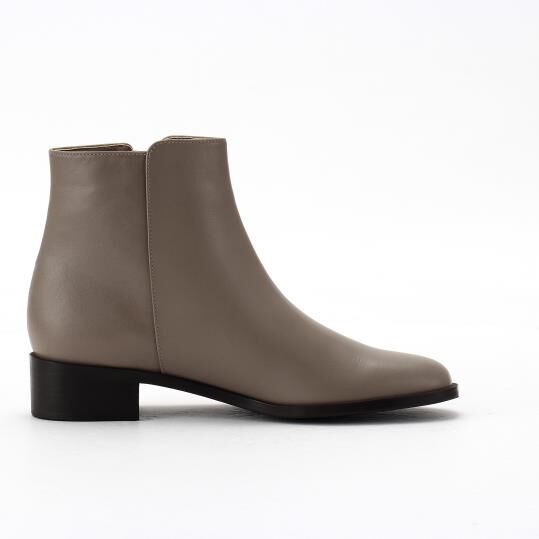 銀座かねまつ「LSIC2567STEOAK 【本革】【Bウィズ】【防水】アクアベルスレンダーブーツ」|ショートブーツ|