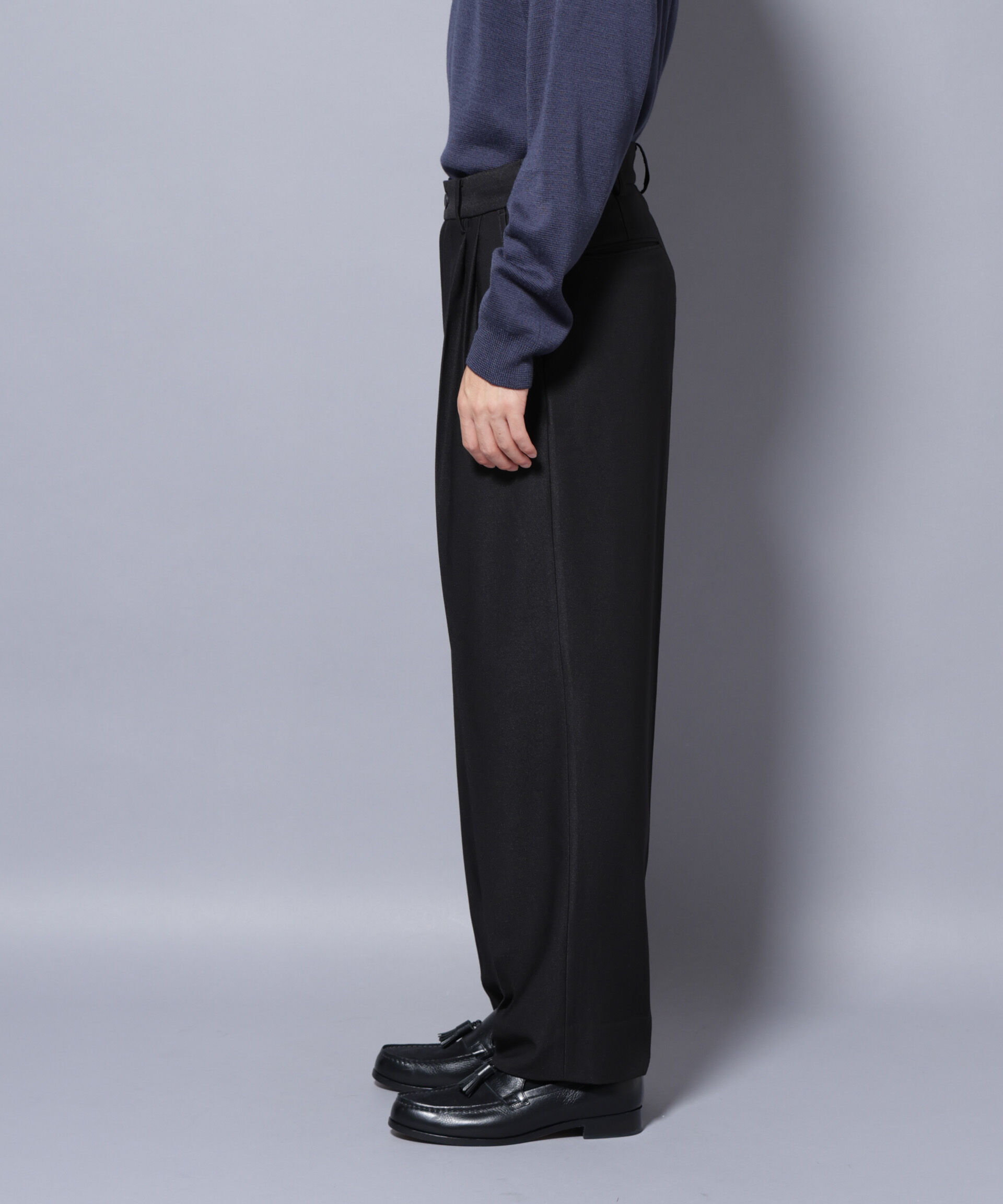 nano･universe「2タックテーパードスラックス」|チノ|