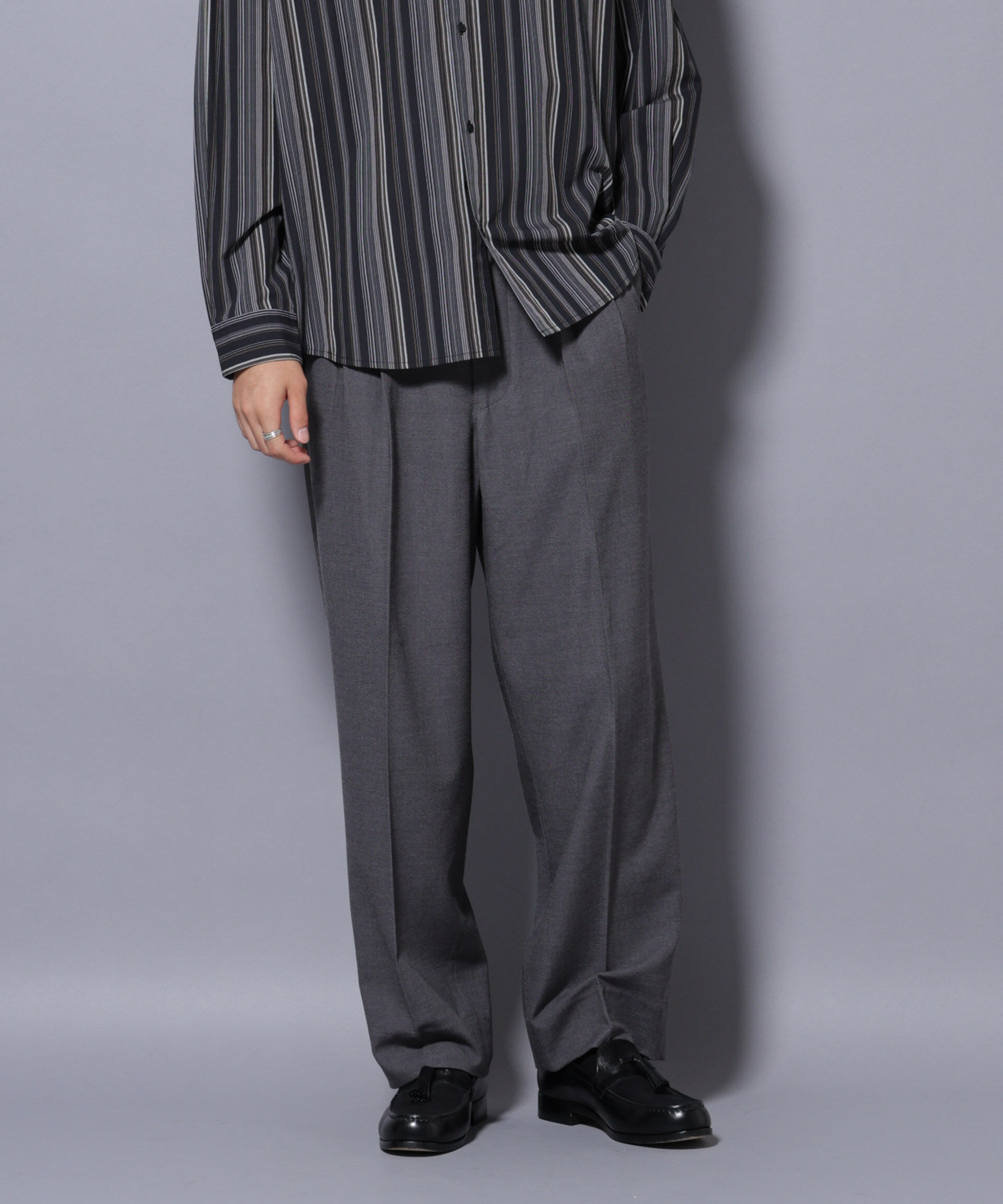 nano･universe「2タックテーパードスラックス」|チノ|