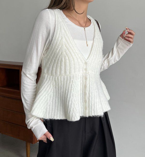  「【ロングシーズン着用可能】Vネックフレアキャミ」|ニット・セーター|