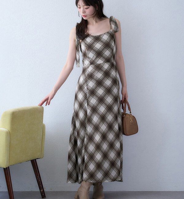  「【新色追加】着痩せ効果抜群/マイナス5キロ見えキャミワンピ」|ワンピース|ベージュ系その他