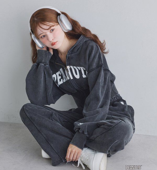  「【PEANUTSコラボ】スヌーピー刺繍入りパーカー」|パーカー|