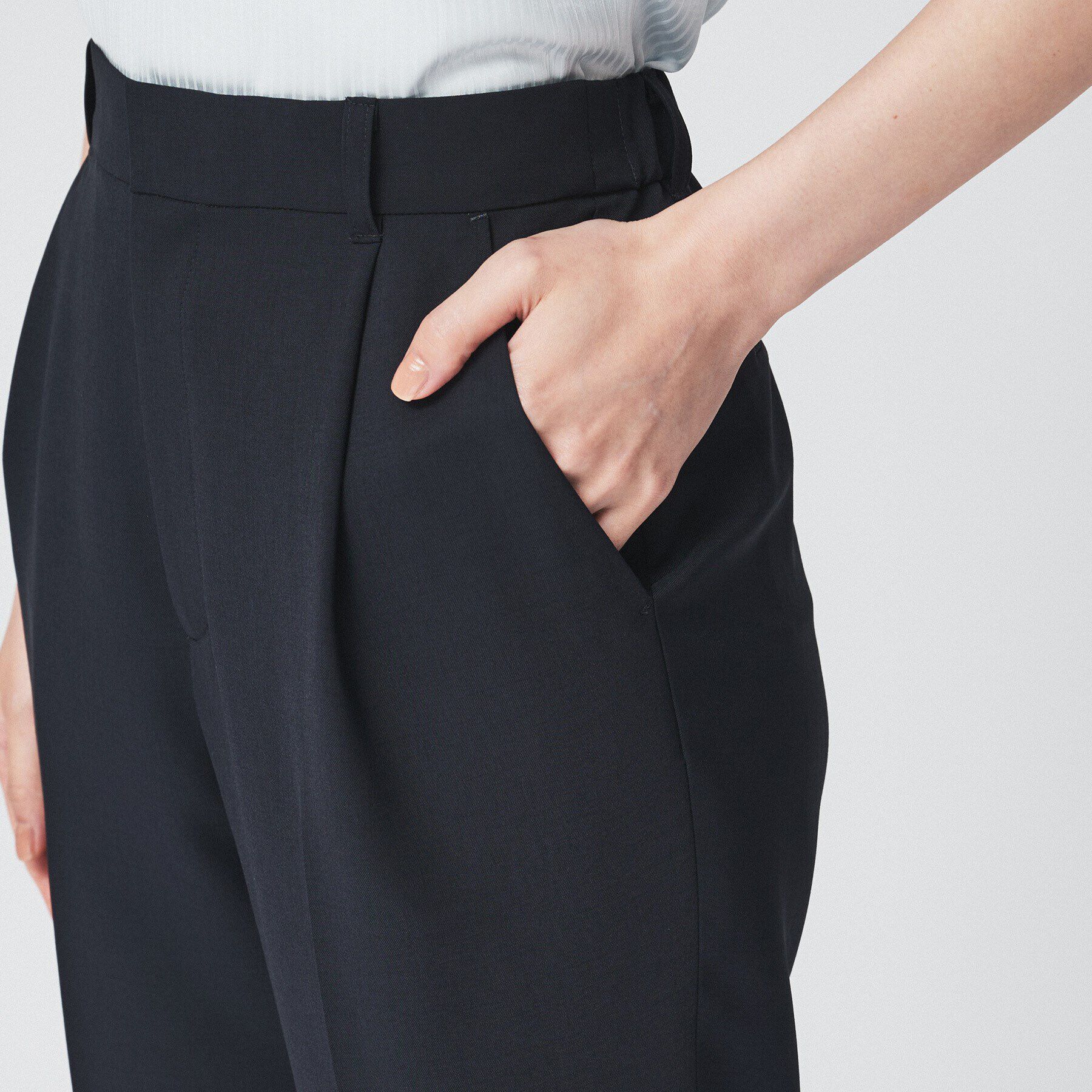 UNTITLED「【通勤スーツ/入卒/セレモニー】ライトウェイト テーパードパンツ」|その他|