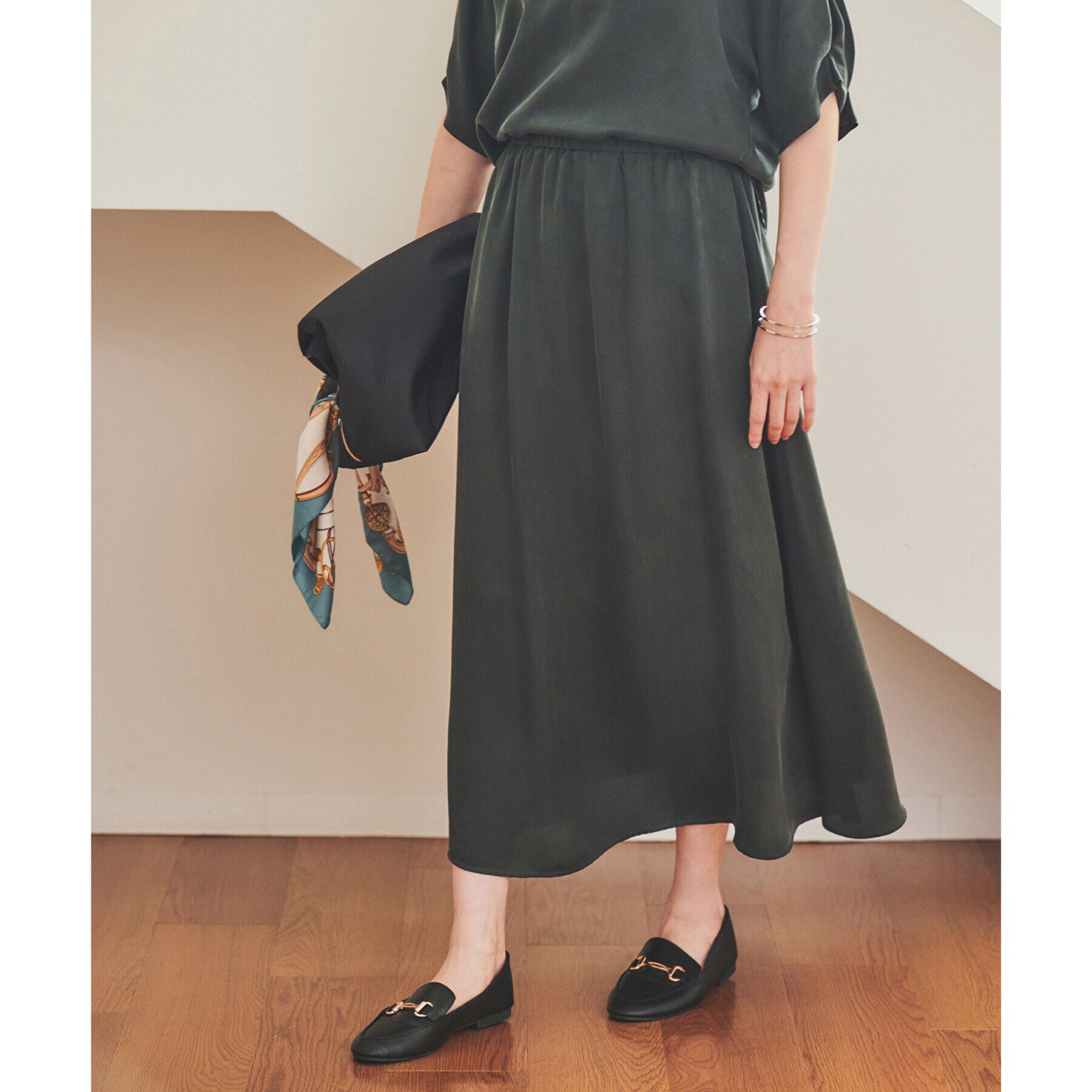 UNTITLED「【セットアップ可/ウエストゴム/パウダータッチ】シルキーキュプラ ロングスカート」|スカート|