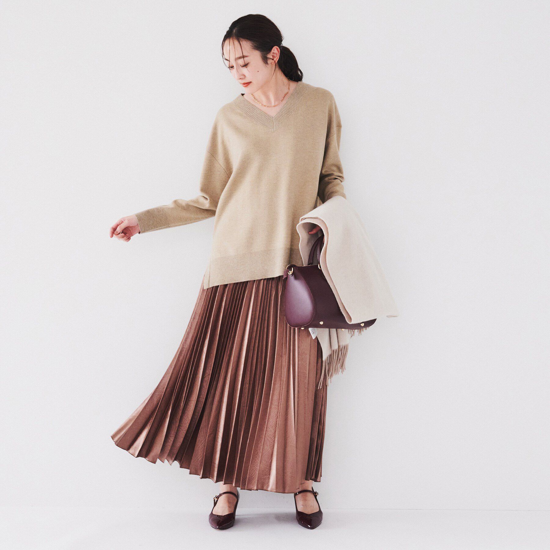 UNTITLED「【体型カバー/洗える】ヘリンボーン柄 Vネックプルオーバーニット」|ニット・セーター|