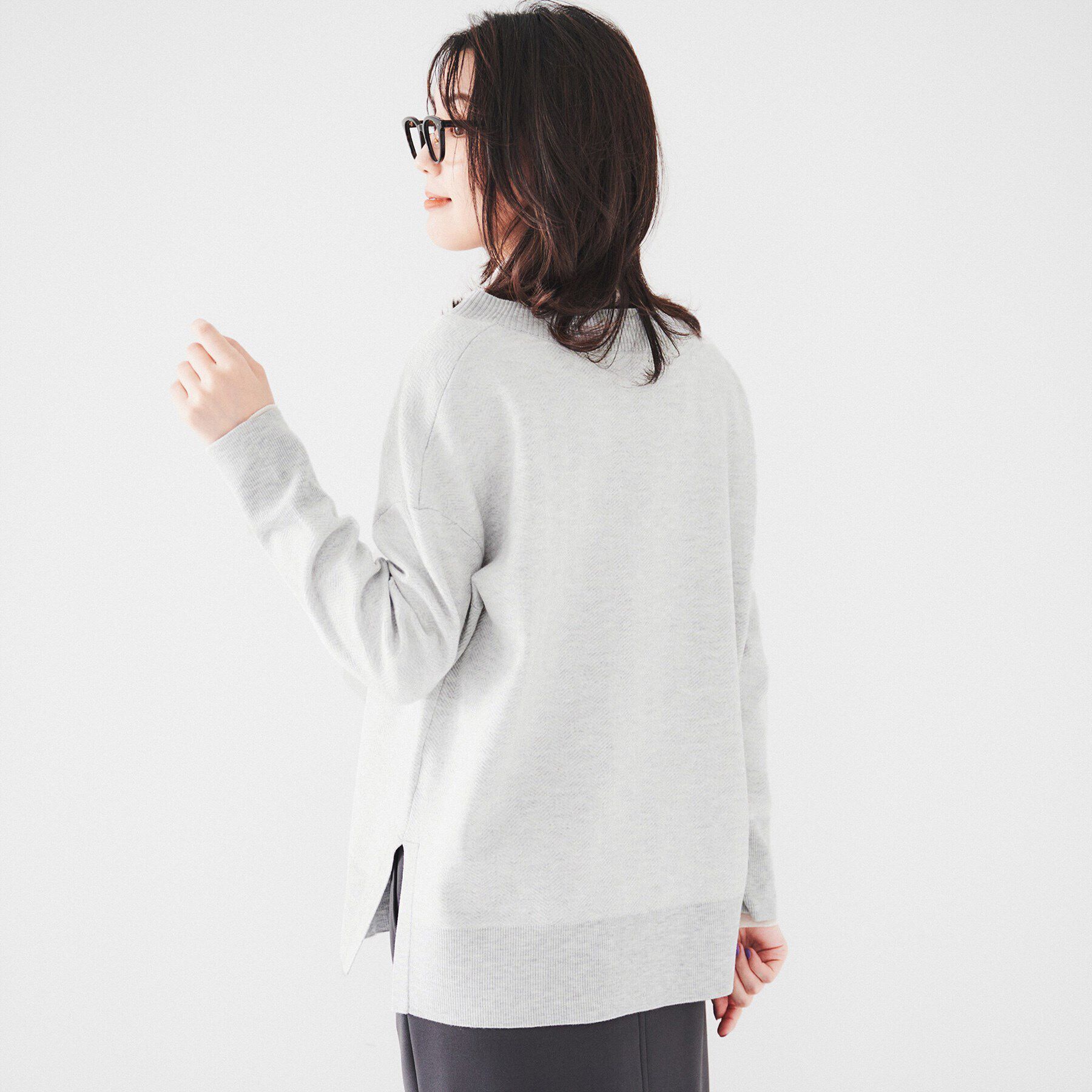 UNTITLED「【体型カバー/洗える】ヘリンボーン柄 Vネックプルオーバーニット」|ニット・セーター|