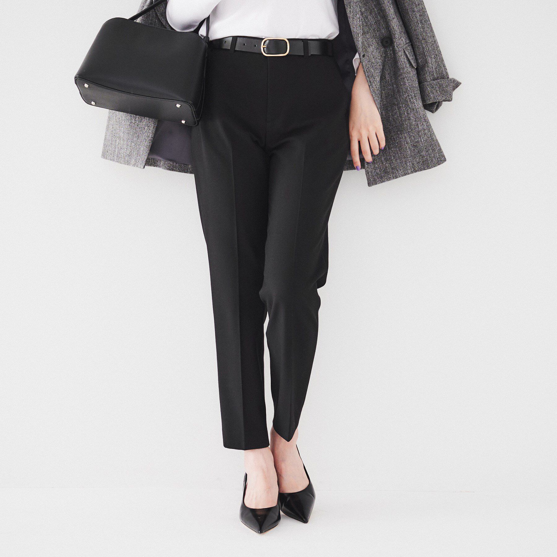 UNTITLED「【裏起毛/後ろウエストゴム/日本製】タックなしテーパードパンツ」|その他|ブラック(019)