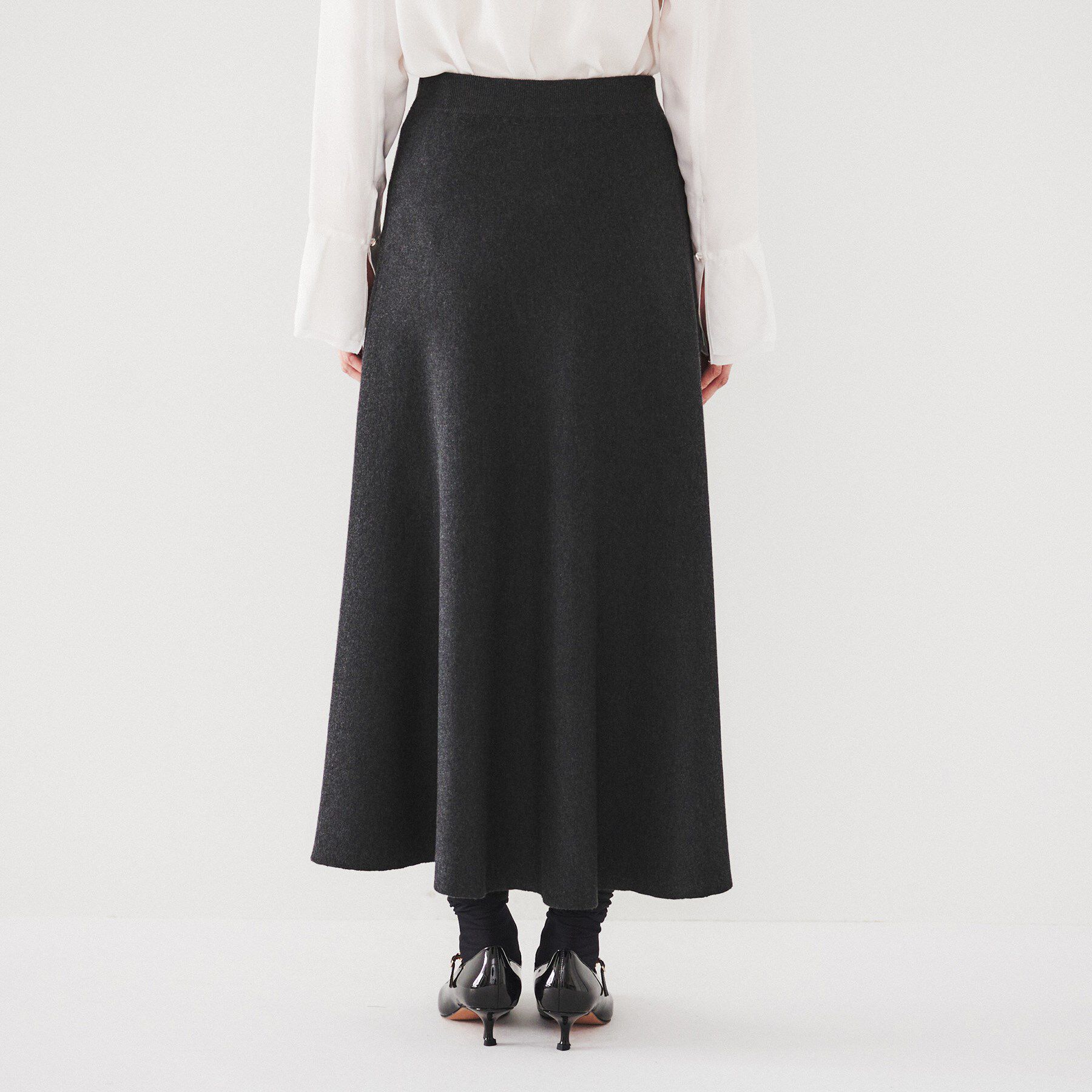 UNTITLED「【セットアップ可能/スウェットライク】セミフレアニットスカート」|スカート|