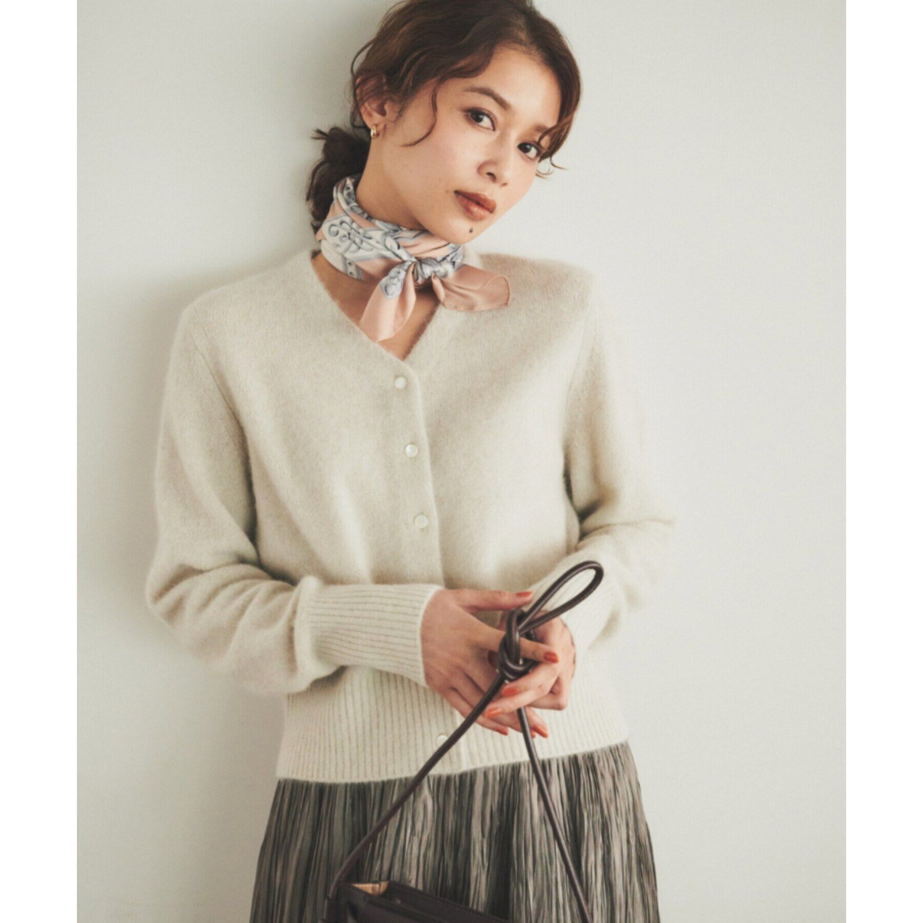 UNTITLED「【ショート丈/一枚着も可能】ウールフォックス Vネックカーディガン」|カーディガン|