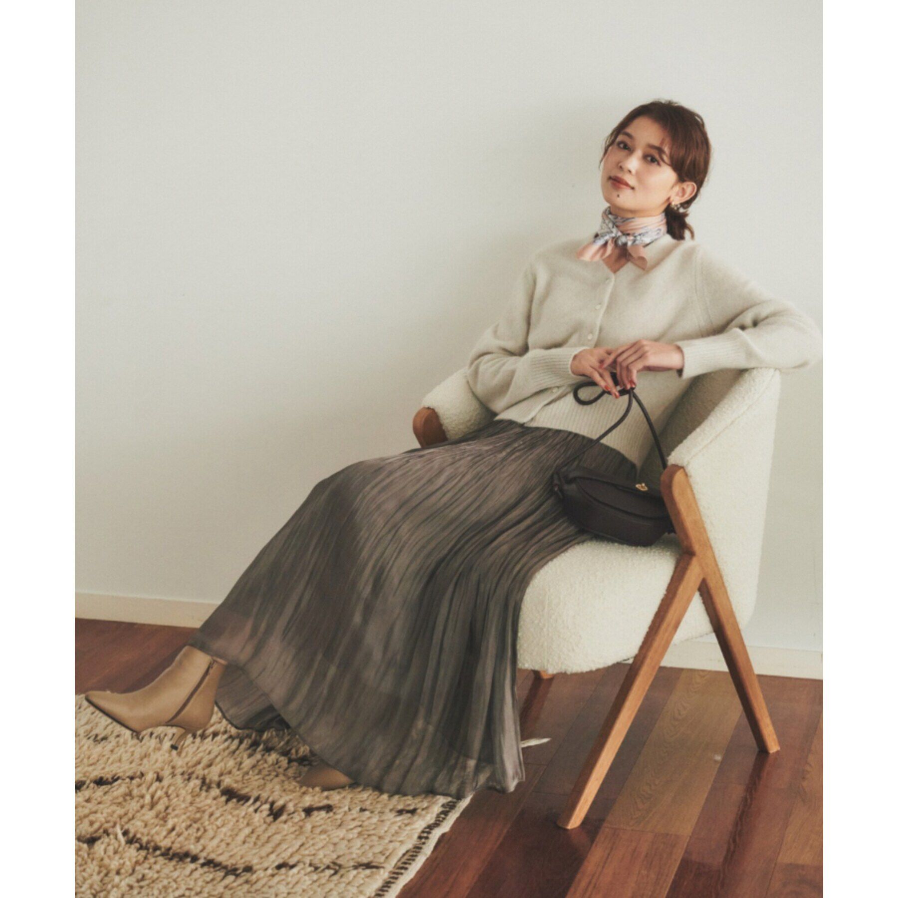 UNTITLED「【ショート丈/一枚着も可能】ウールフォックス Vネックカーディガン」|カーディガン|